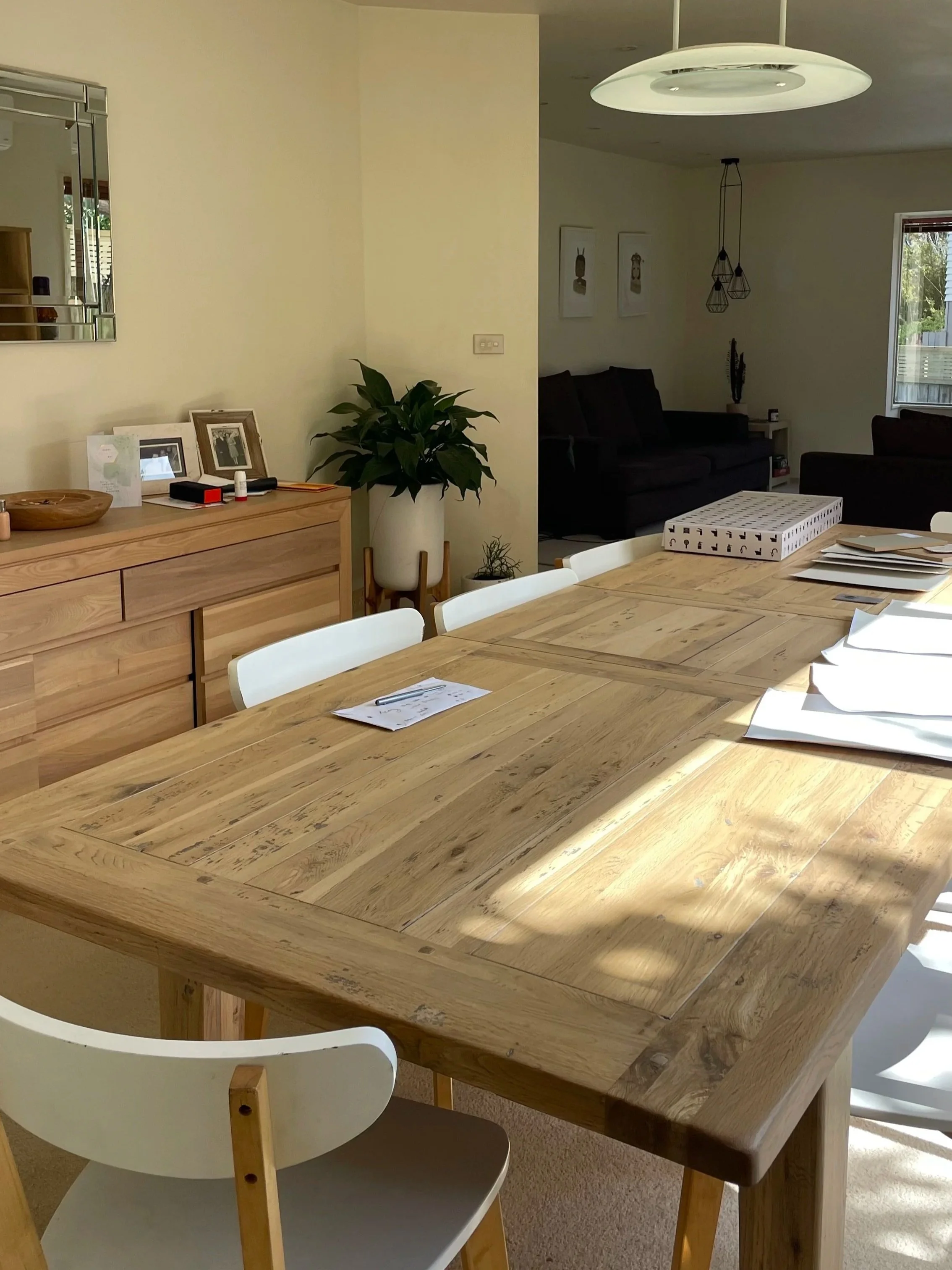 Early on this homes Auckland renovation, the beautiful oak buffet and dining tables were brought back to life and refinished to reduce the orange of the oak buffet, and remove the white finish that had been applied to the dining table.