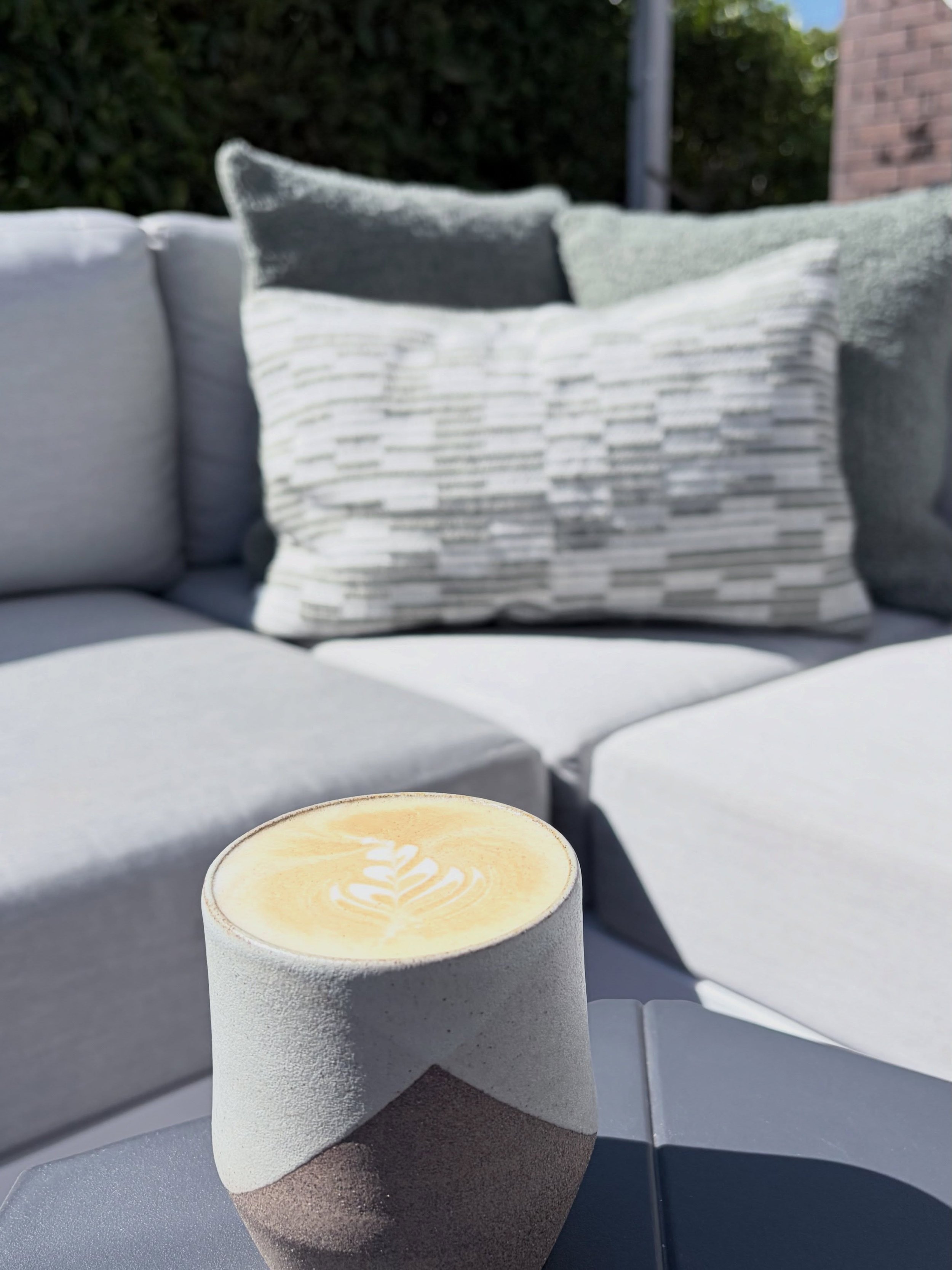 Fuelled by nature, coffee &amp; pretty things. 💚

A few new little favourites making this quiet outdoor moment even better&hellip;and still stoked when I can pull off a fern! 😊 

#latteart #ceramics #outdoorcushions #nature #quietmoment