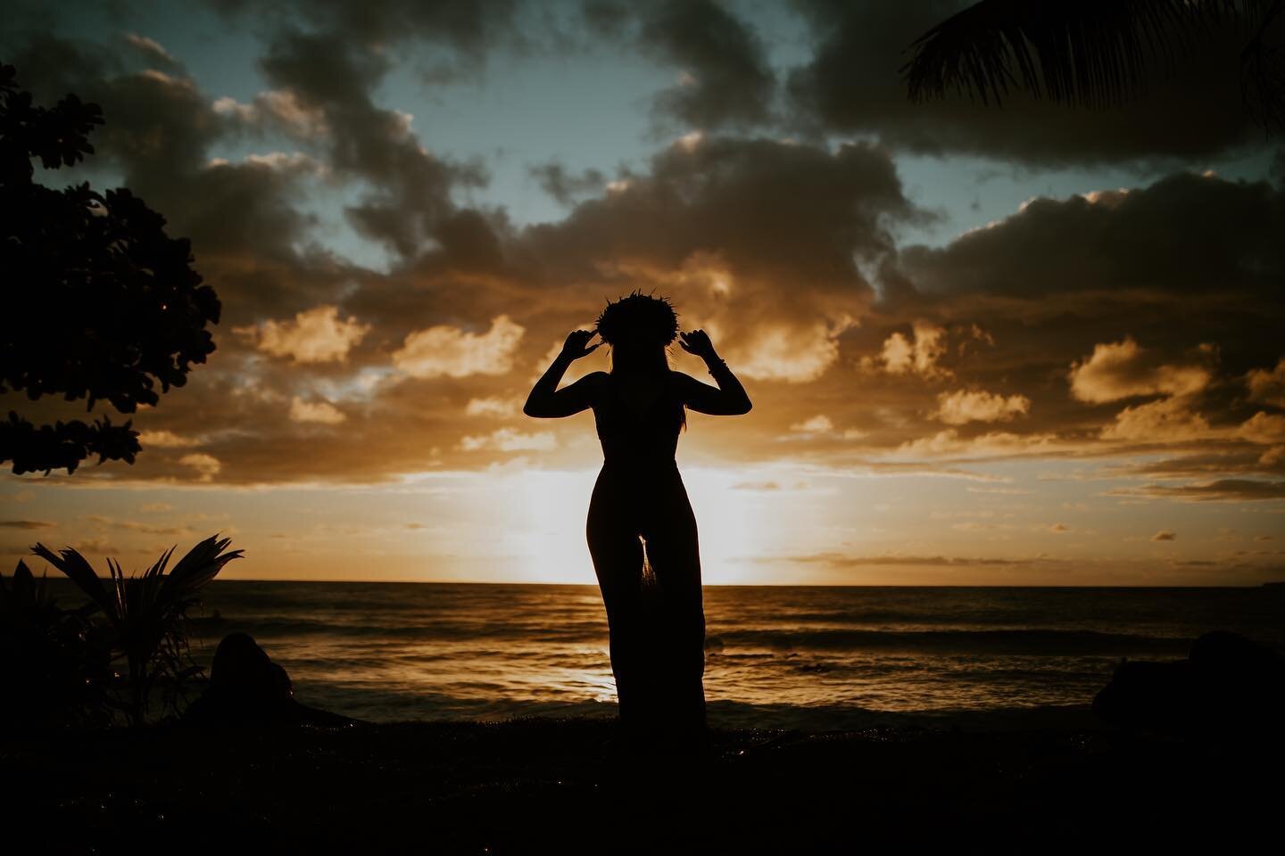 Sunrise silhouettes😍

Client tip! Think about your vision for your session. Different times of day will determine what you can expect from your images. 

Sometimes it takes sacrifice to get next level shots. I promise, waking up early is worth it! ?