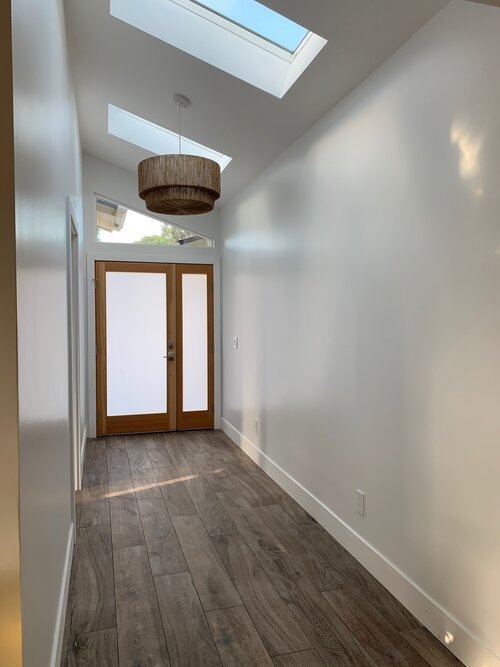 Giribaldi 2 Entry Hallway.jpeg