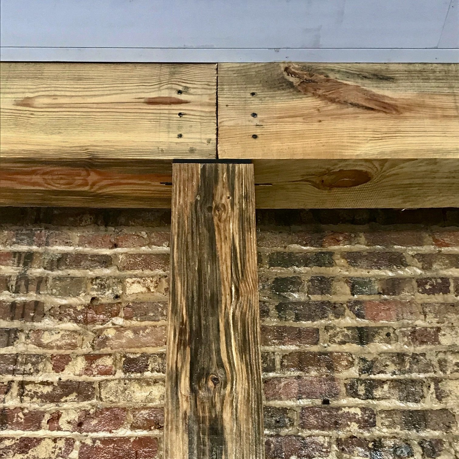 3-Way Connector
Secure two horizontal beams over one vertical post with this unique connector.• Connector arrives flat in 3 pieces• 5.5” | 6” | 7.5” | 8” sizes available