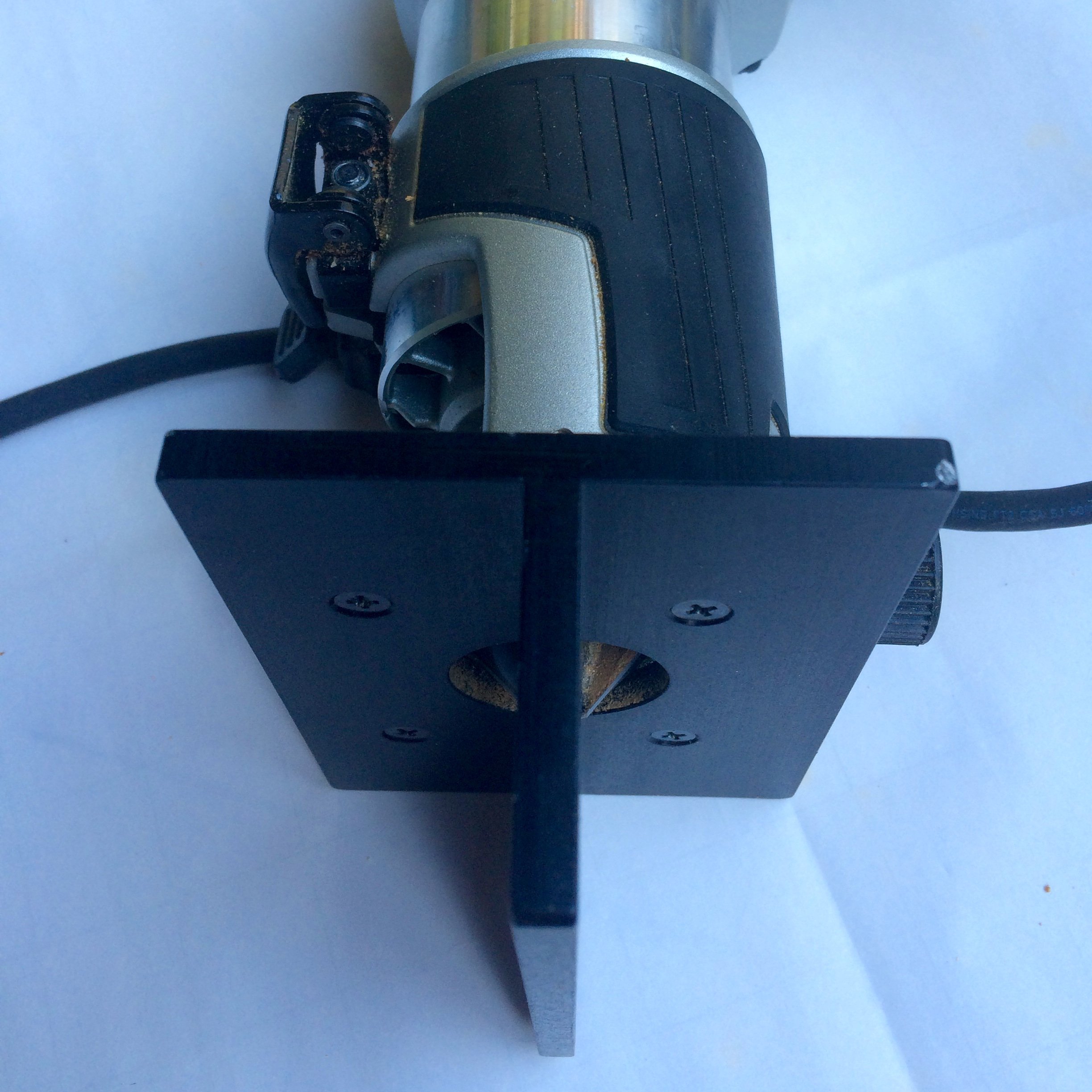 Router Bit
3/8 Radius - Works with the Router Plate to chamfer slots to fit connectors.
