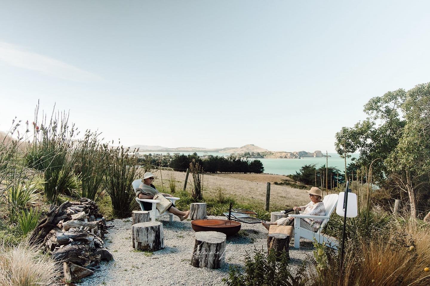 The firepit may have been out of action due to the fire ban for part of this summer &hellip;it&rsquo;s still a great spot to gather and drink in the views - I like to think of it as our own conversation pit! 

#discoverconnectreset
#firepit
#conversa