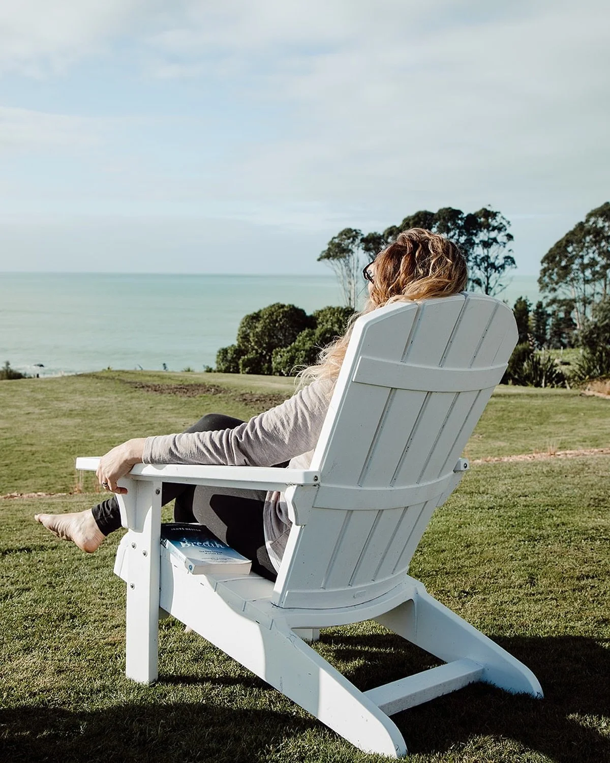 TGIF ! Wherever you are I hope a slow weekend is beckoning &hellip;. 

If you are looking for a slow stay ; time to connect with nature and good friends - book in for a getaway to The Longhouse. 

Soak in our barefoot lux vibes ; luxuriously appointe