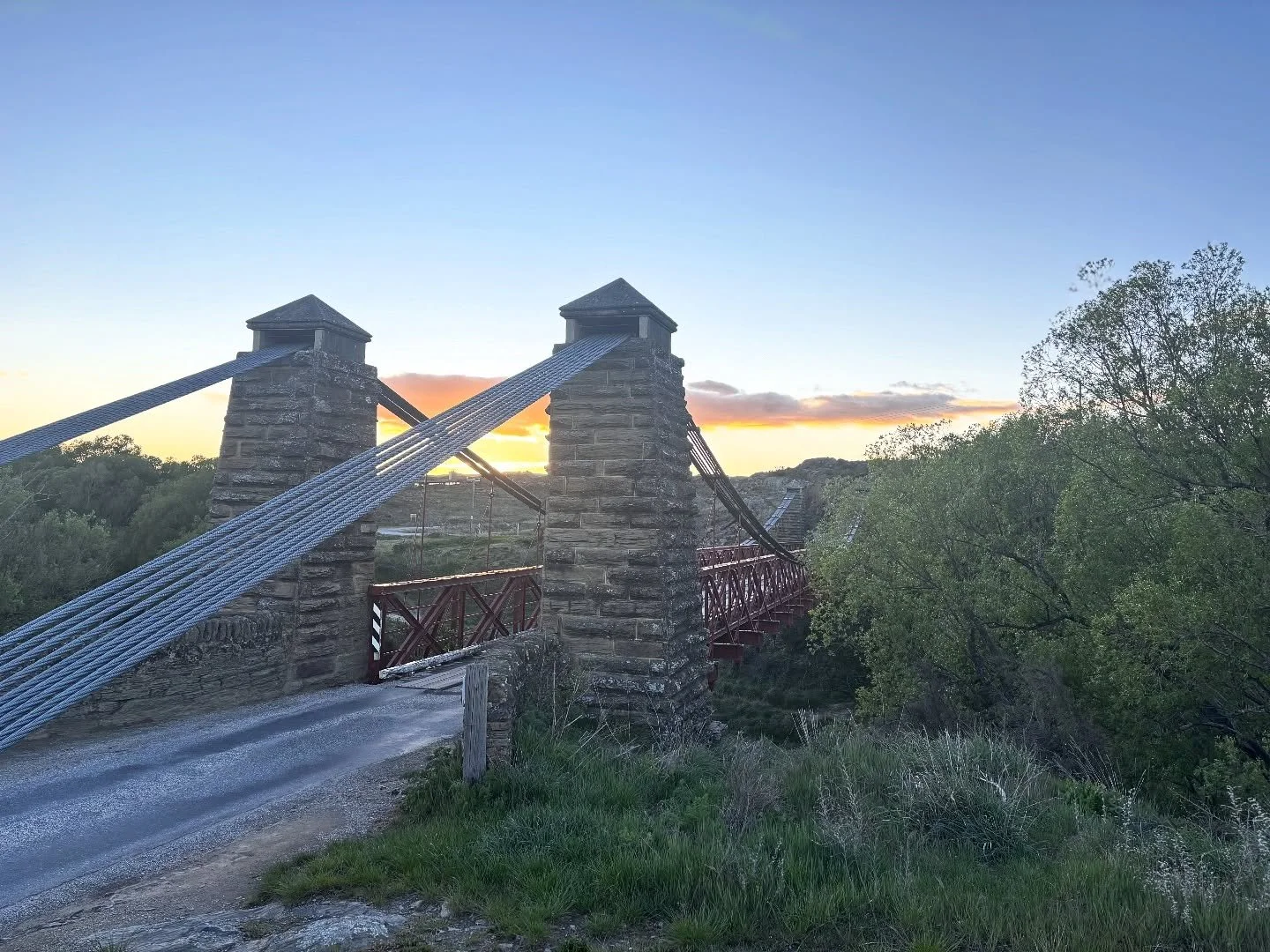 Early morning &ldquo;Mountains to the Sea&ldquo; adventure with the Team from Afield. 

Experiencing some gems along the way and the beautiful scenery surrounding the Maniototo.  Otago Rail Trail , Ophir (@pitchesstore ) and more .  Winding our way t