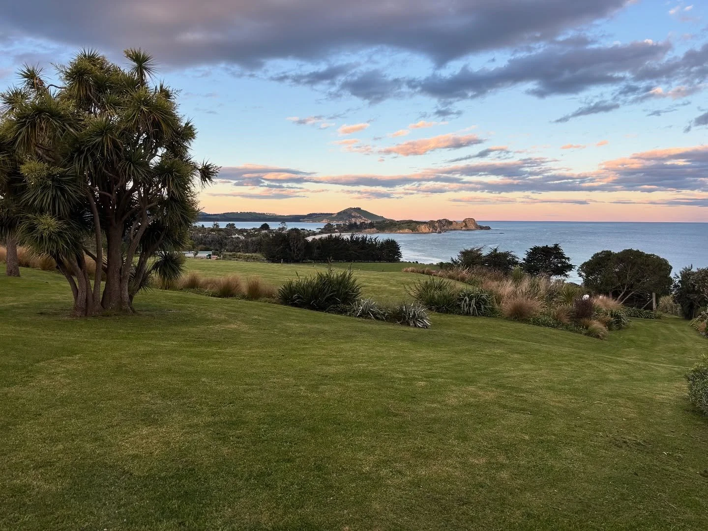 Another beautiful day here on the coast &hellip; if it&rsquo;s your time to slow the f&hellip;. Down - get in touch &hellip; holiday bookings filling fast !