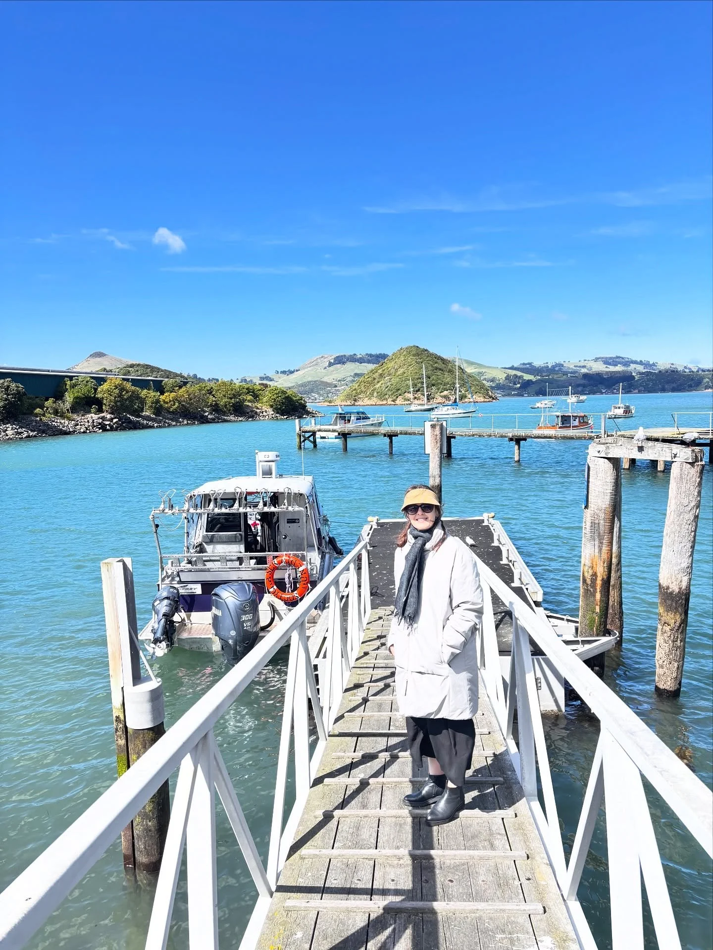 Another peak at our adventures around Dunedin .  The Afield team and I caught up with gorgeous Skipper Rachel from Port to Port tours for an awesome trip around the harbour.  Join knowledgeable Rachel for some of the best activities in Dunedin ! 

- 