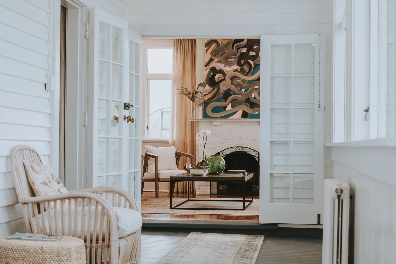 ACCOMMODATION_LongHouse_Loungedoorin_DunedinNZ.jpg