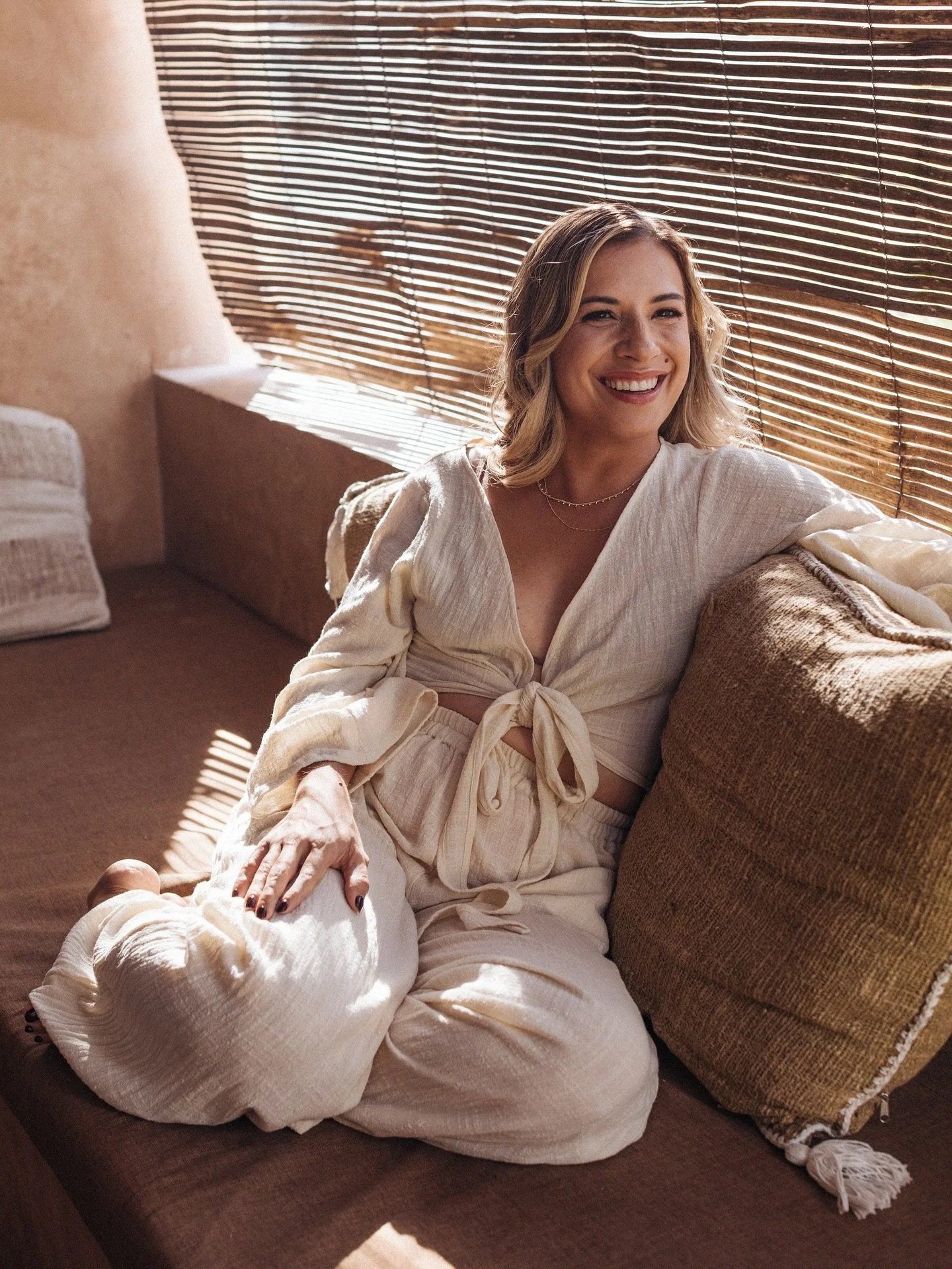 ✨ Meet Your Coach &mdash; @alignedbyliv ✨

Before I became a coach, my life looked very different. I was stuck on autopilot &mdash; juggling a stressful career, moving through transitions without clarity, and pouring my energy into everyone else befo