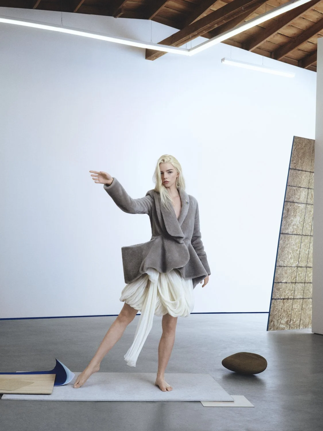 20260508_ANYA_TAYLOR-JOY_ELLE_UK_01.jpg