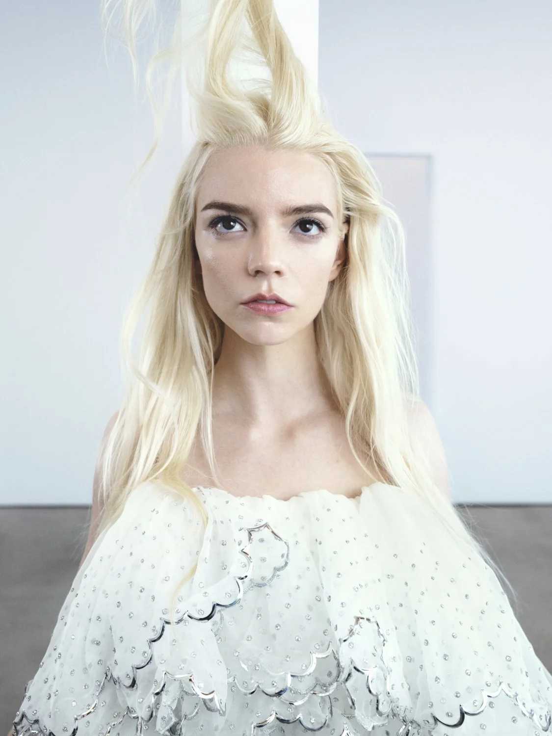 20260508_ANYA_TAYLOR-JOY_ELLE_UK_13.jpg