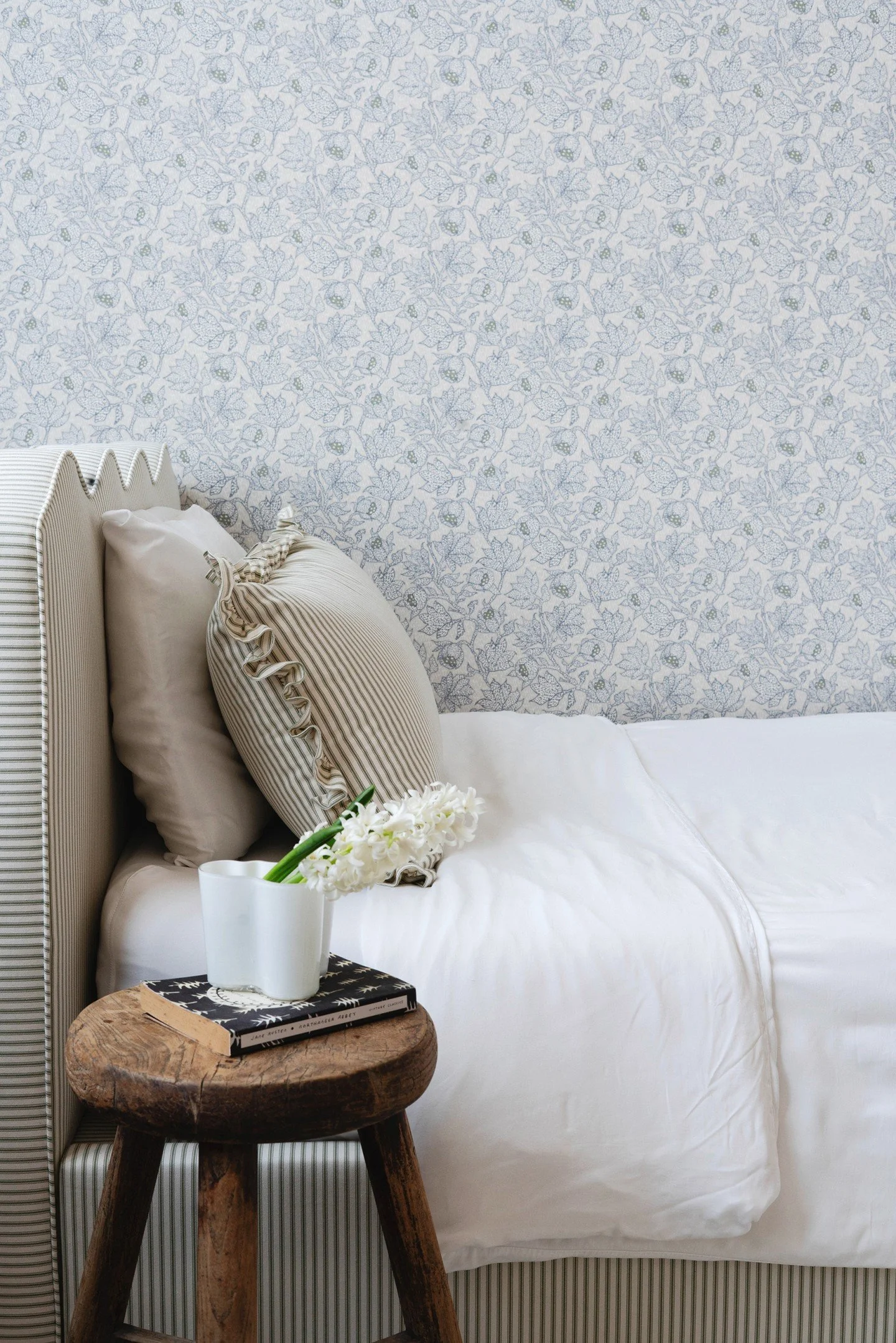TGH Style File / Ardmore Park Project:
This little lady dreamed of a bedroom with a whimsical, storybook feel, so our search began with finding the perfect wallpaper. We landed on the exquisite Aux Abri (@auxabri) design &mdash; a nostalgic print ins