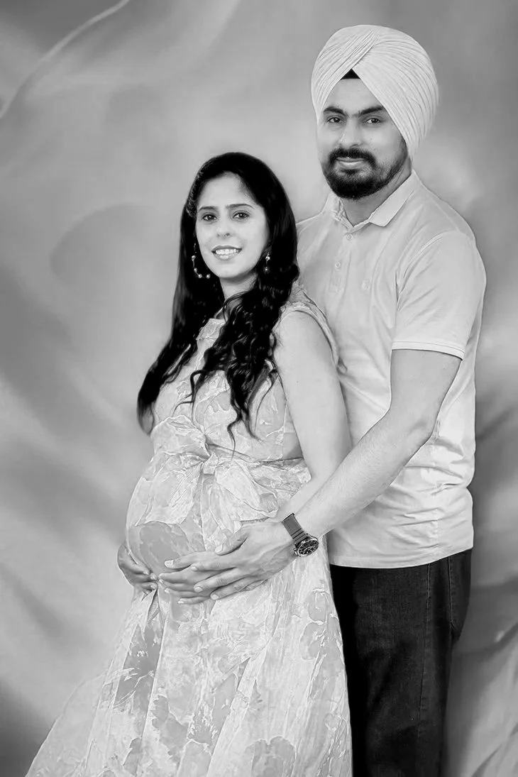 baby+shower-studio-window+light-against+peach+background-flowing.jpg