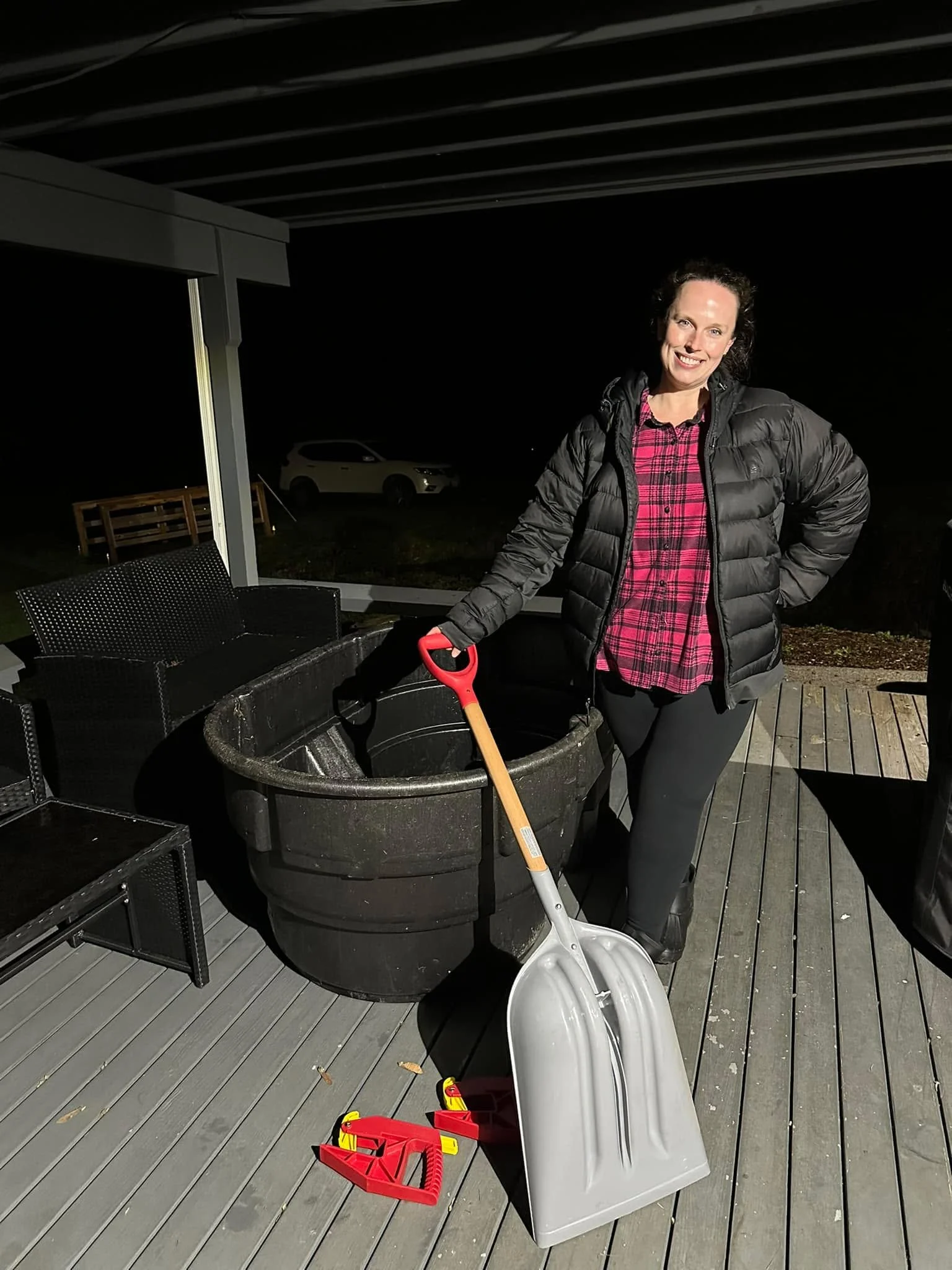 With the donations we have received so far we were able to get the goats a new water trough and barn shovel today! They are super excited 😊 Thank you so much for all of your support, we are so grateful 💜🐐💜

(the original post didn&rsquo;t let me 