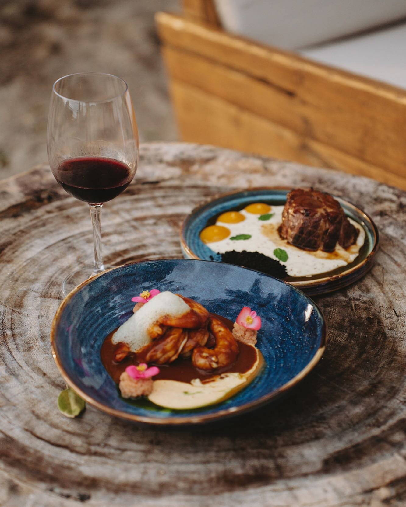 Our new menu includes mouth-watering delights such as Lamb Shoulder and Shrimp Suquet made by our chef Pepe! Join us for a wonderful evening in our #puravida paradise