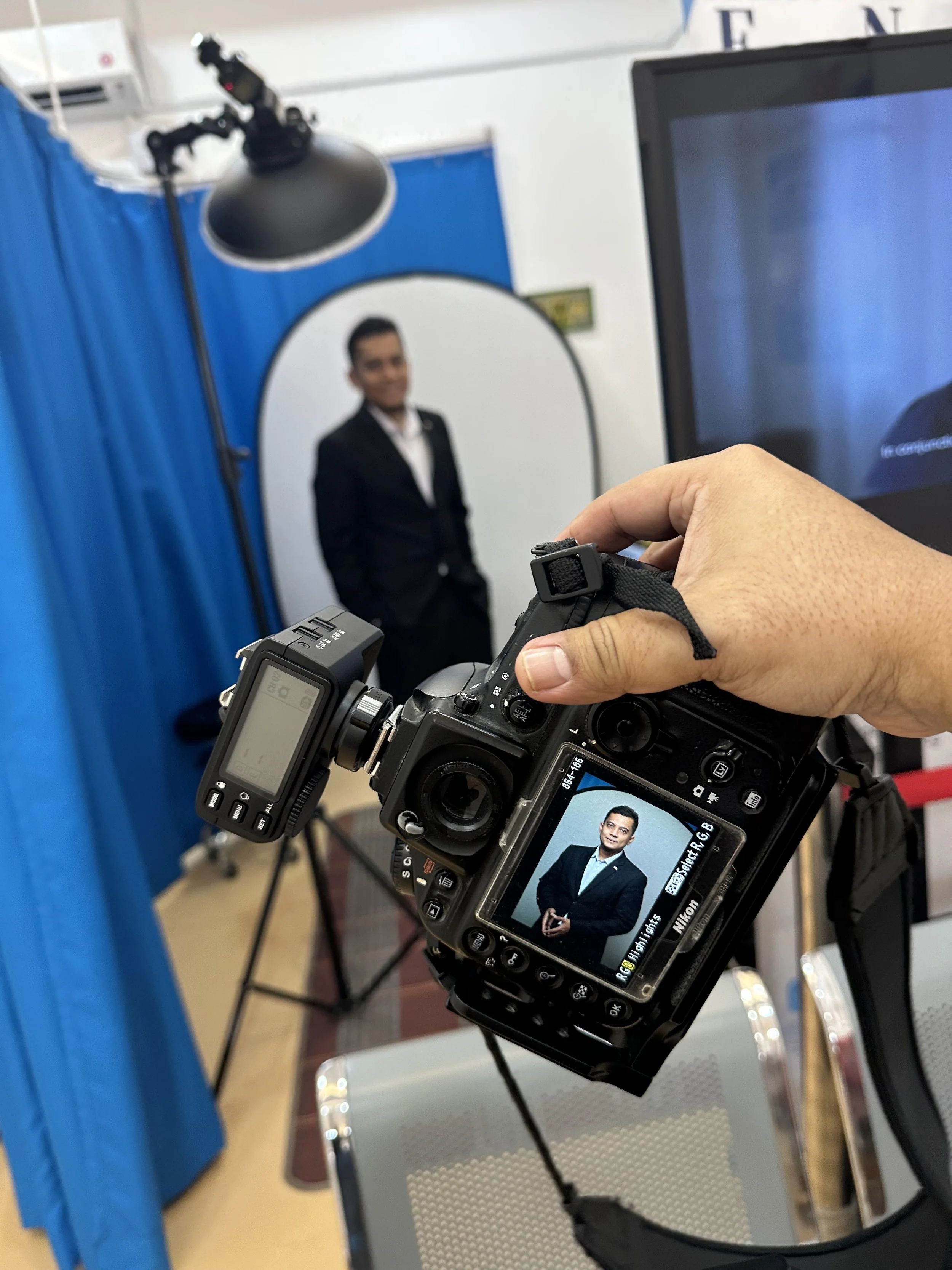 Behind the scene - Doctor's Headshot at Klinik Haramain