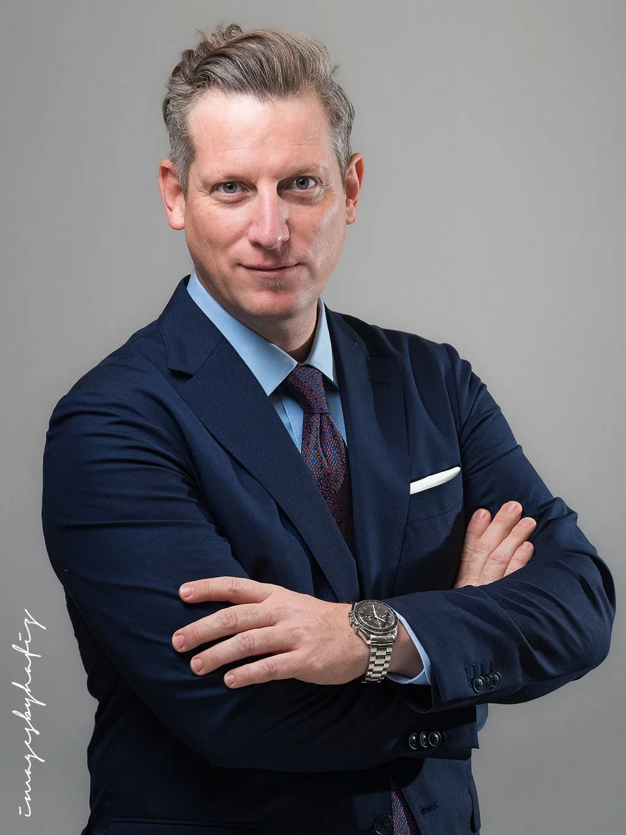 Etienne Didiear - Business Headshot in a small office