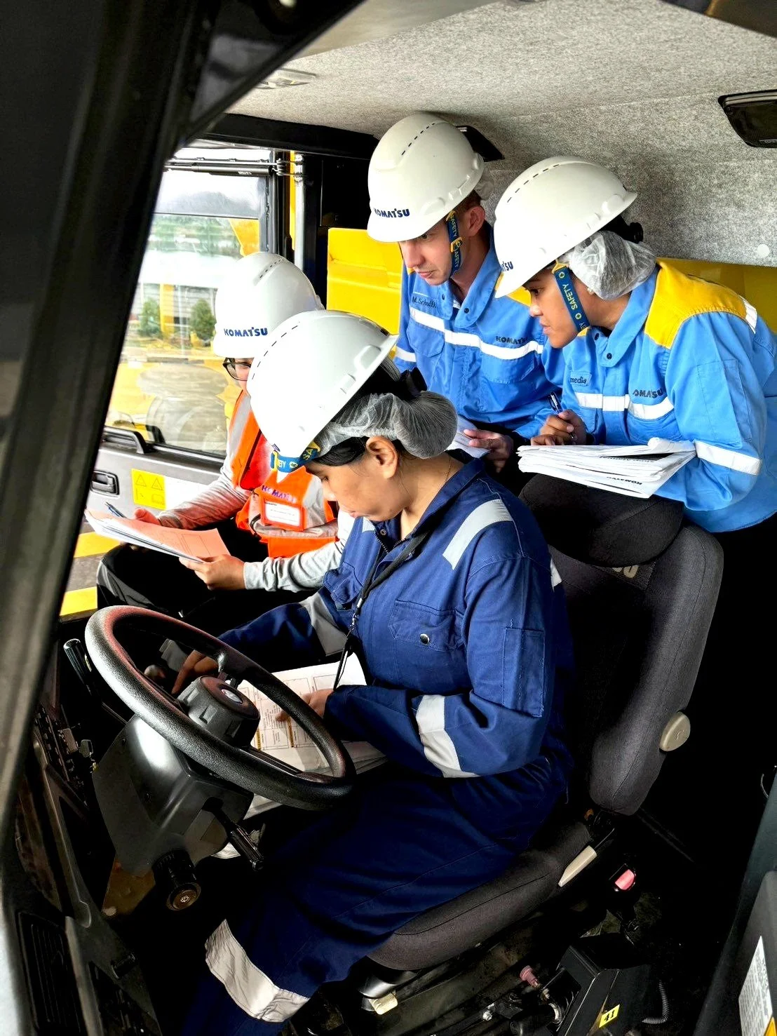 LINE_ALBUM_Week 2 Day3 DT Training_241006_14.jpg