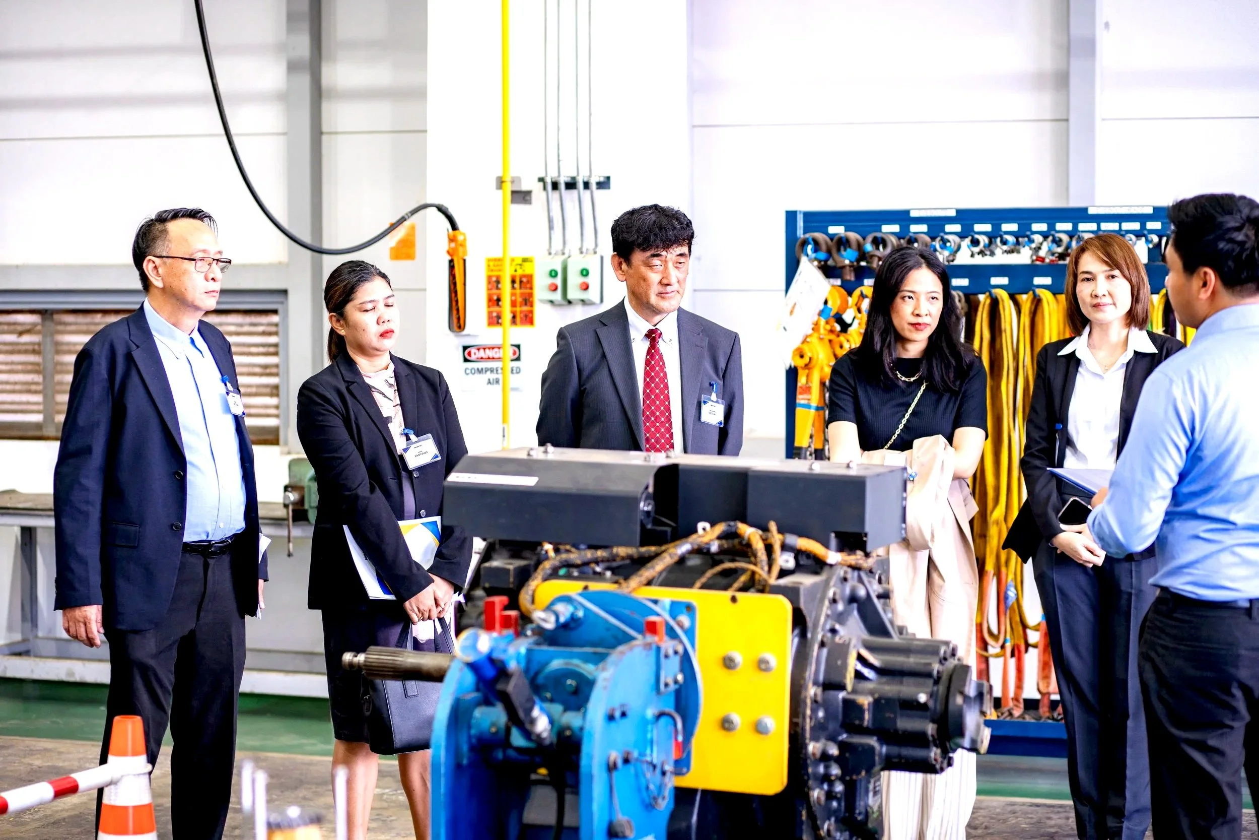 KOMATSU-692.jpg