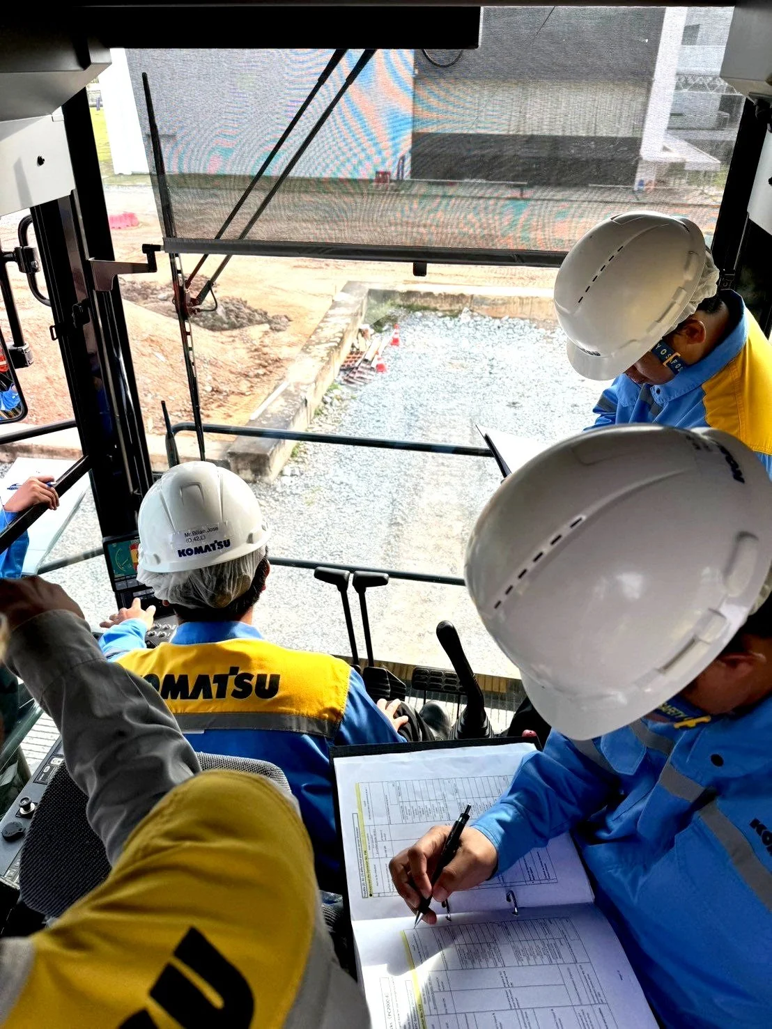 LINE_ALBUM_Week 3 Day2 Large HE course_241006_11.jpg