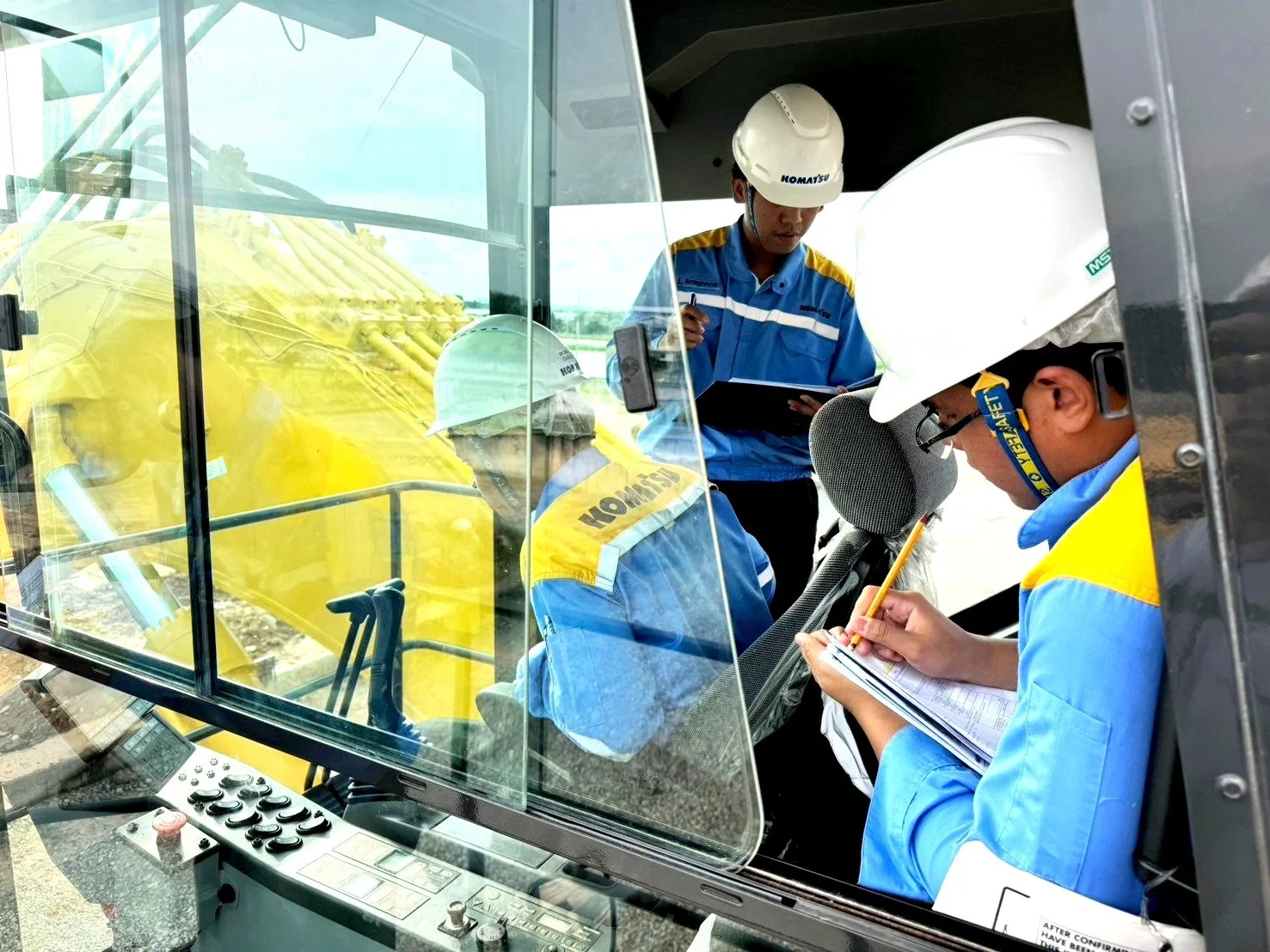 LINE_ALBUM_Week 3 Day2 Large HE course_241006_15.jpg