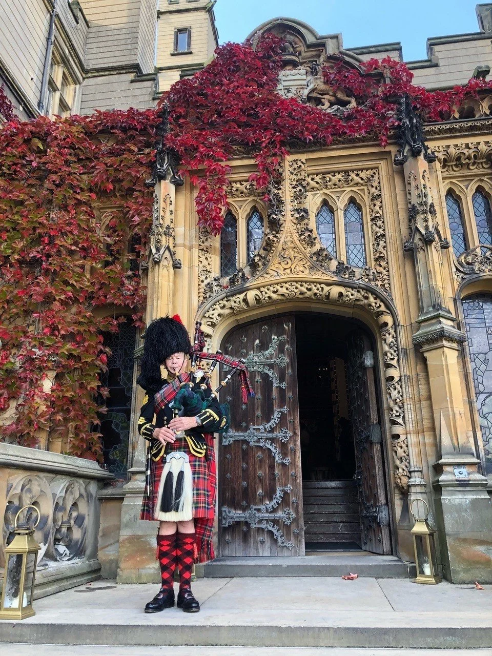 Cameron Bagpiper 1.jpg