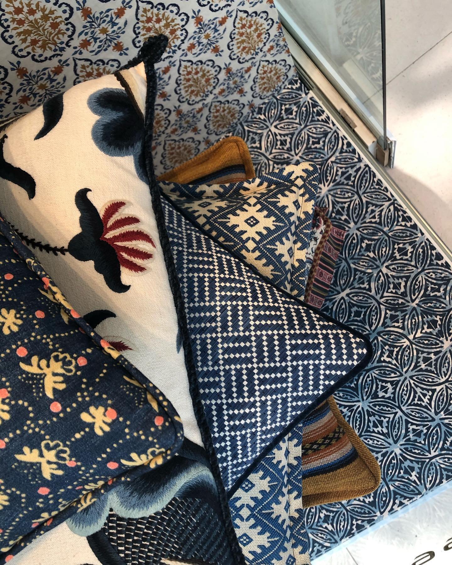 Fabrics from the fabulous @tissusdhelenelondon 🪡 Fabrics kindly donated by Tissus are among those featuring at Stitch and Bitch this Saturday (ticket link in bio). Remember - all proceeds from the event go to @superpoweragency, a creative youth orga