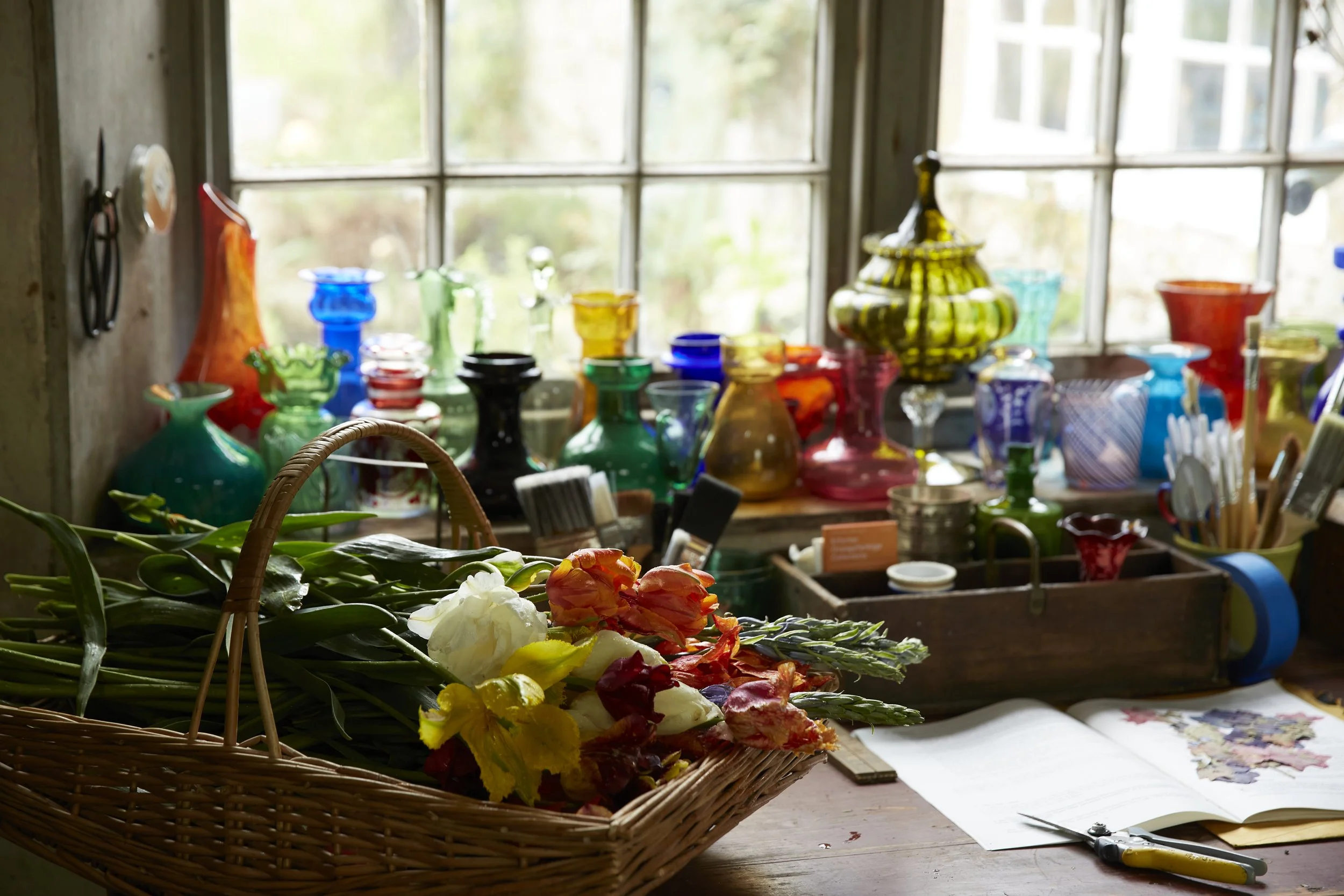 TulipsInbaskedwithBackroundVasesFLagnese_Frederic_MaxineSloss_MK3_0248 (1).jpg