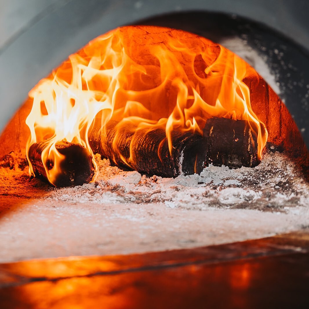 Every Bite, A Fresh Adventure! 🍴Our wood-fired pizza oven works its magic, creating deliciousness made to order, just for you... where quality and flavours come together in every slice... Squisito! 🔥🍕
.
..
#pizzabrixton #woodoven #pizzaoven #neapo