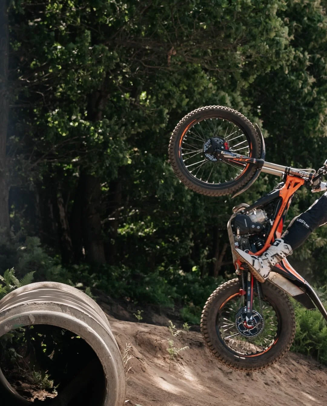 We had some fun getting these shots :) 
The 2026 range is available on our website with limited numbers so don&rsquo;t miss out 👀
📸 @darkroommediauk