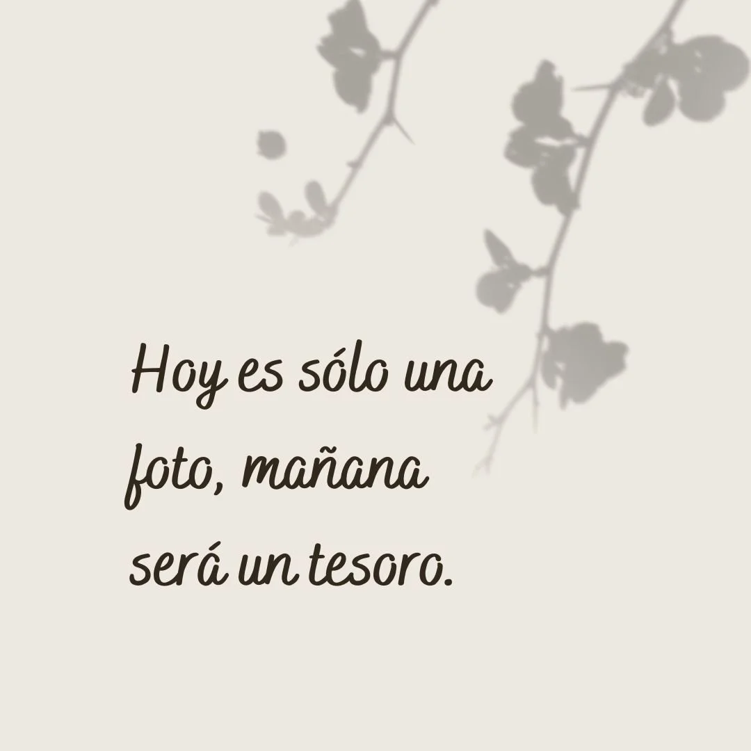 ✨ No subestimes el poder de un clic hoy. Est&aacute;s construyendo el refugio emocional de tu ma&ntilde;ana.

.
.
.
#elvalordelosrecuerdos #legadofamiliar #fotografiaemocional #pasodeltiempo #memorias #fotografadefamilia #maternidadreal #tesorosfamil