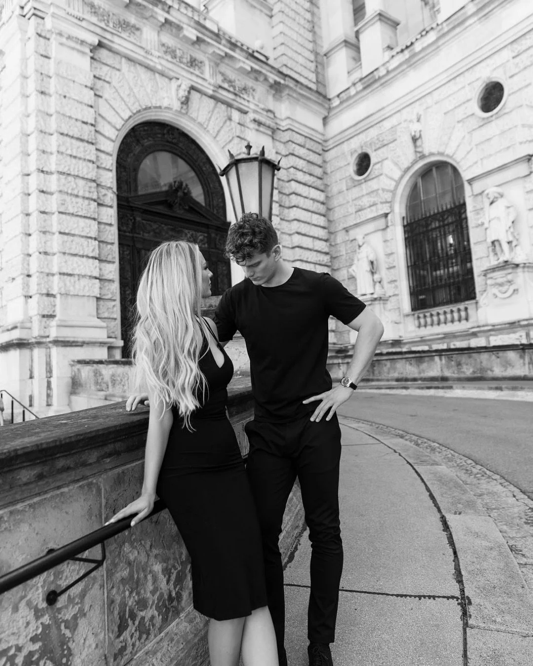 Classic architecture, soft light, and two souls madly in love &mdash; the kind of shoot that reminds me why I do what I do. ✨📸
.
.
.
.
.
#ViennaCoupleShoot
#EditorialLoveStory
#GoldenHourMagic
#ModernRomance
#DestinationCoupleshoot