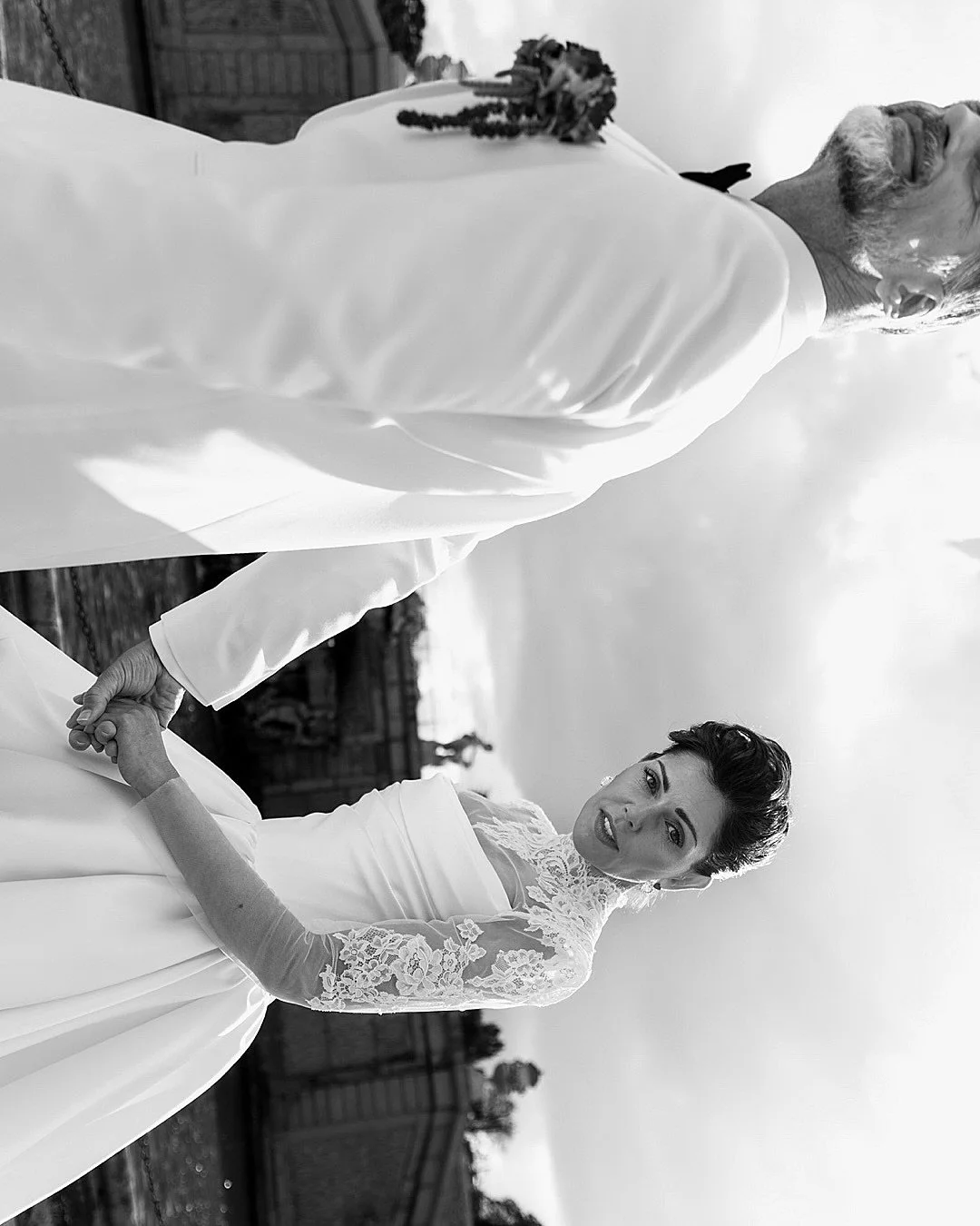 Playful, bold, and effortlessly chic in the gardens of Belvedere. 📸🫰🏻✨
.
.
.
.
.
.
#BelvedereWedding #ChicCouple #ModernLoveStory #WeddingPhotography #EditorialWedding

Location: @belvederemuseum
Planung &amp; Design: @exclusive_weddings_and_event