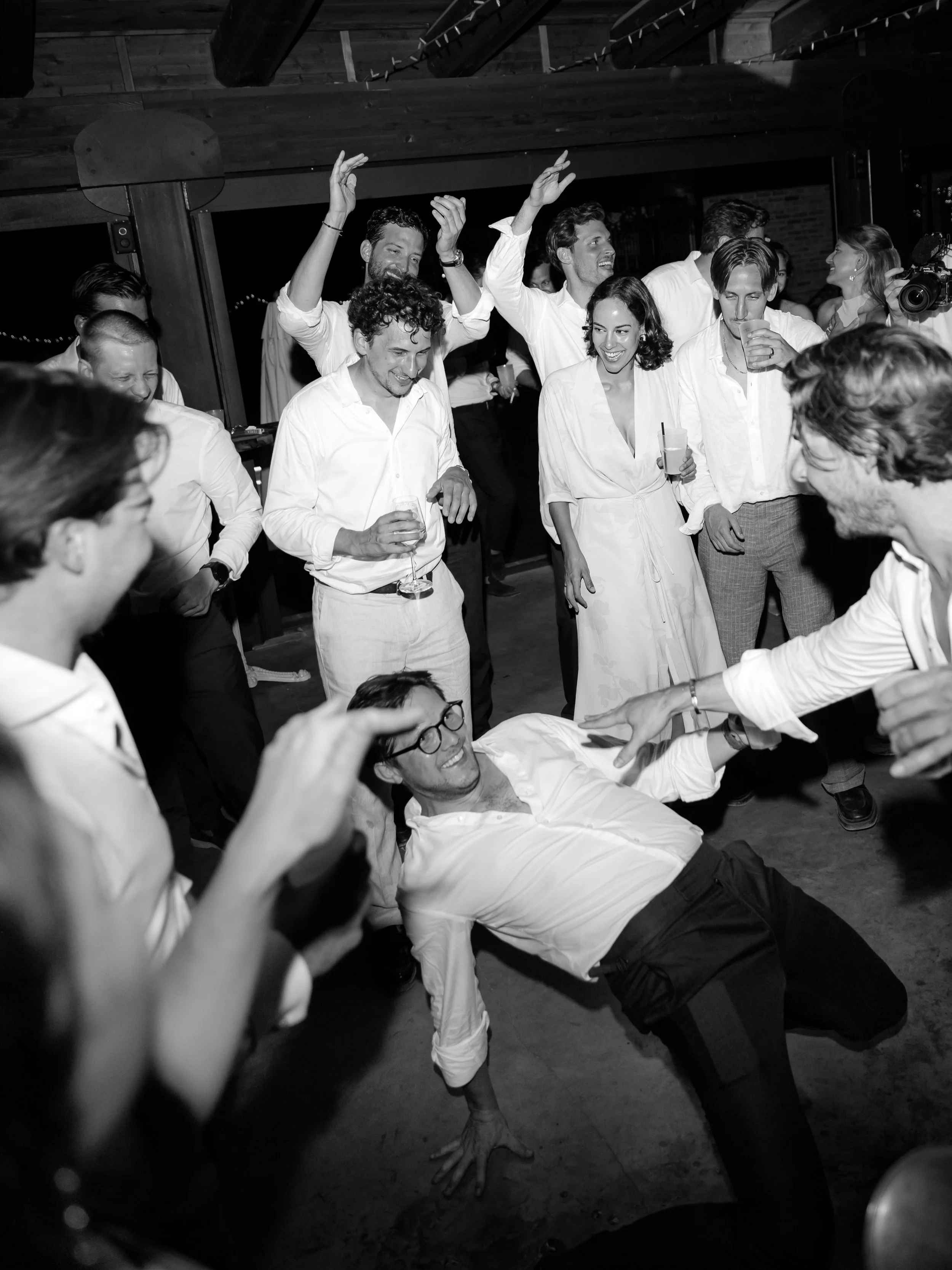 Throwback to this unforgettable wedding celebration in Italy 🤍🇮🇹✨

Location: @lavillahotelweddings 
Flowers: @white_eventi 
Photography: @rebeccamdimeny &amp; @schwanzerandreas 
.
.
.
.
.
.
#ItalyWedding #DestinationWedding #WeddingInItaly #Luxury