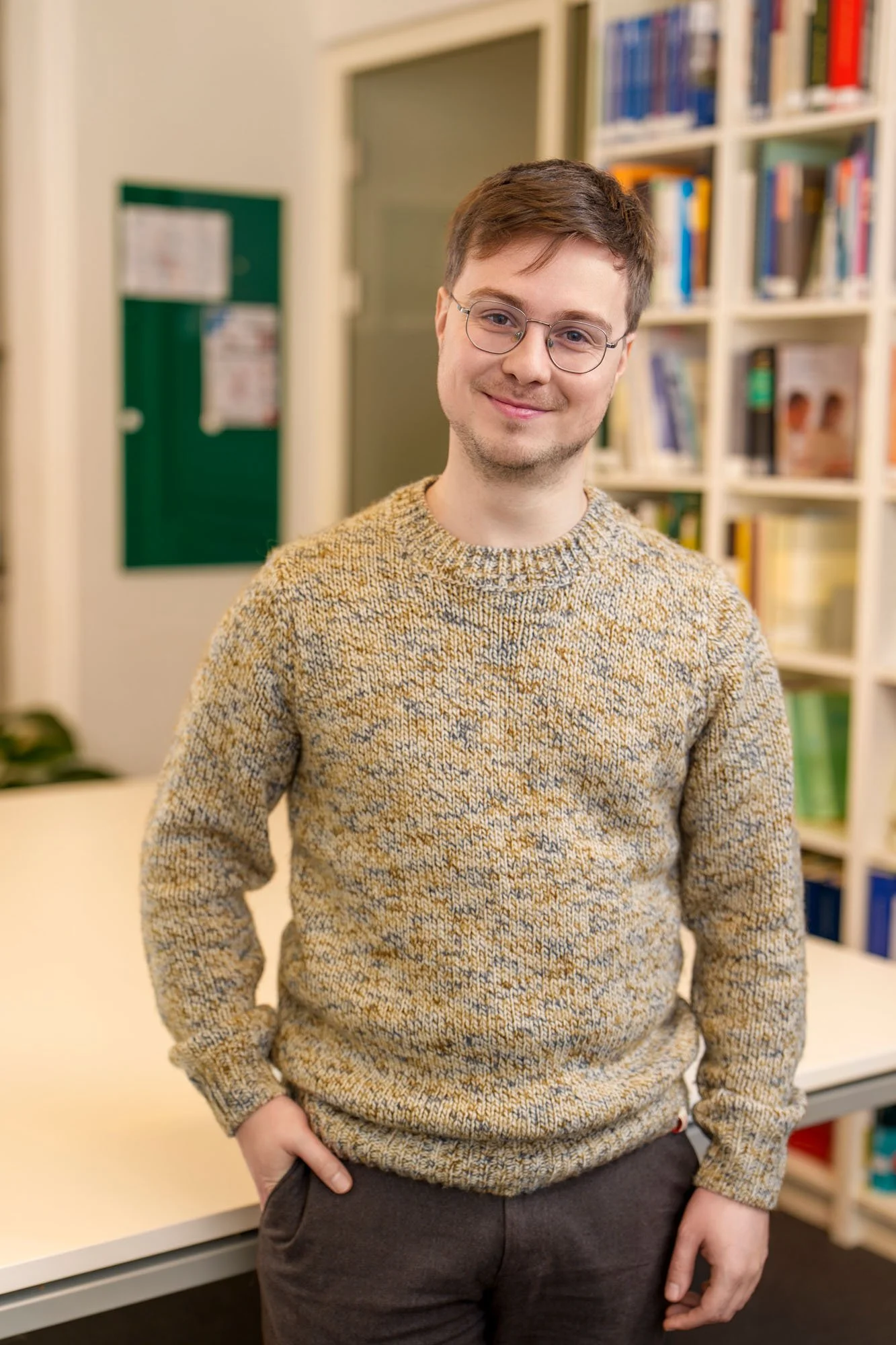 Simon Van Eekert, Associate