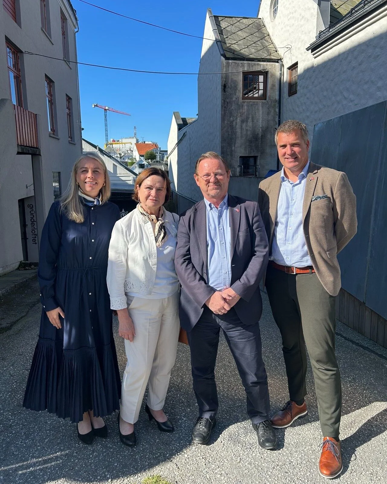 Staselig visitt p&aring; Gr&uuml;nderloftet sist torsdag! 🙌💫

V&aring;rt medlem Margr&eacute;t Einarsd&oacute;ttir, daglig leder i Pure North, fikk bes&oslash;k av Islands ambassad&oslash;r H&ouml;gni S. Kristj&aacute;nsson, hans kone &Aacute;sger&