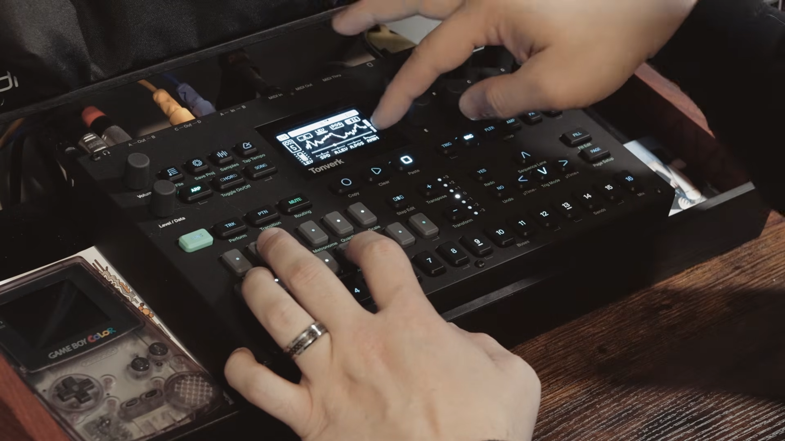 Infinite Options with Wavetables on Tonverk | Hanging With Hexwave