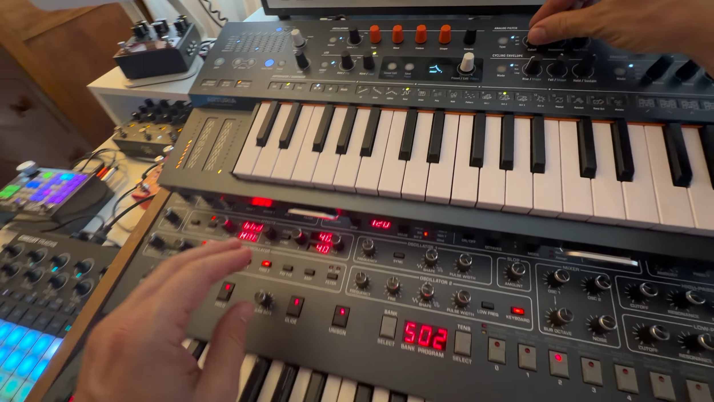 Juno-6 + Prophet-6 + Minifreak + Moog Messenger + pedals = big smile