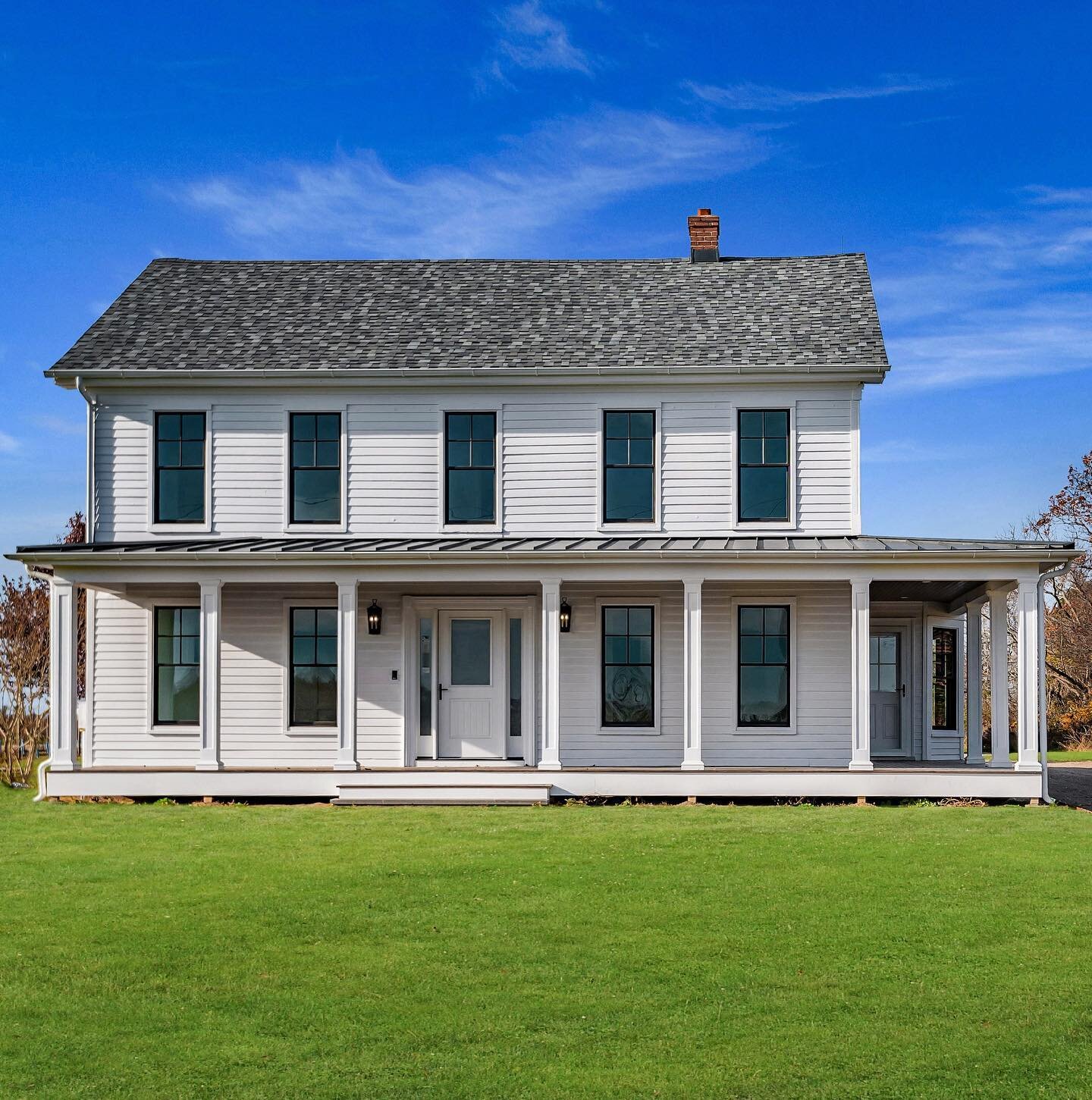 A Long Island home that features the perfect mix of contemporary and traditional. 🏡 

Designed and created by AMP Architecture. 
-
-
-
-
-
#architecture #architecturelovers #northfork #mattituck #southold #greenportvillage #greenportny #modernbarnho