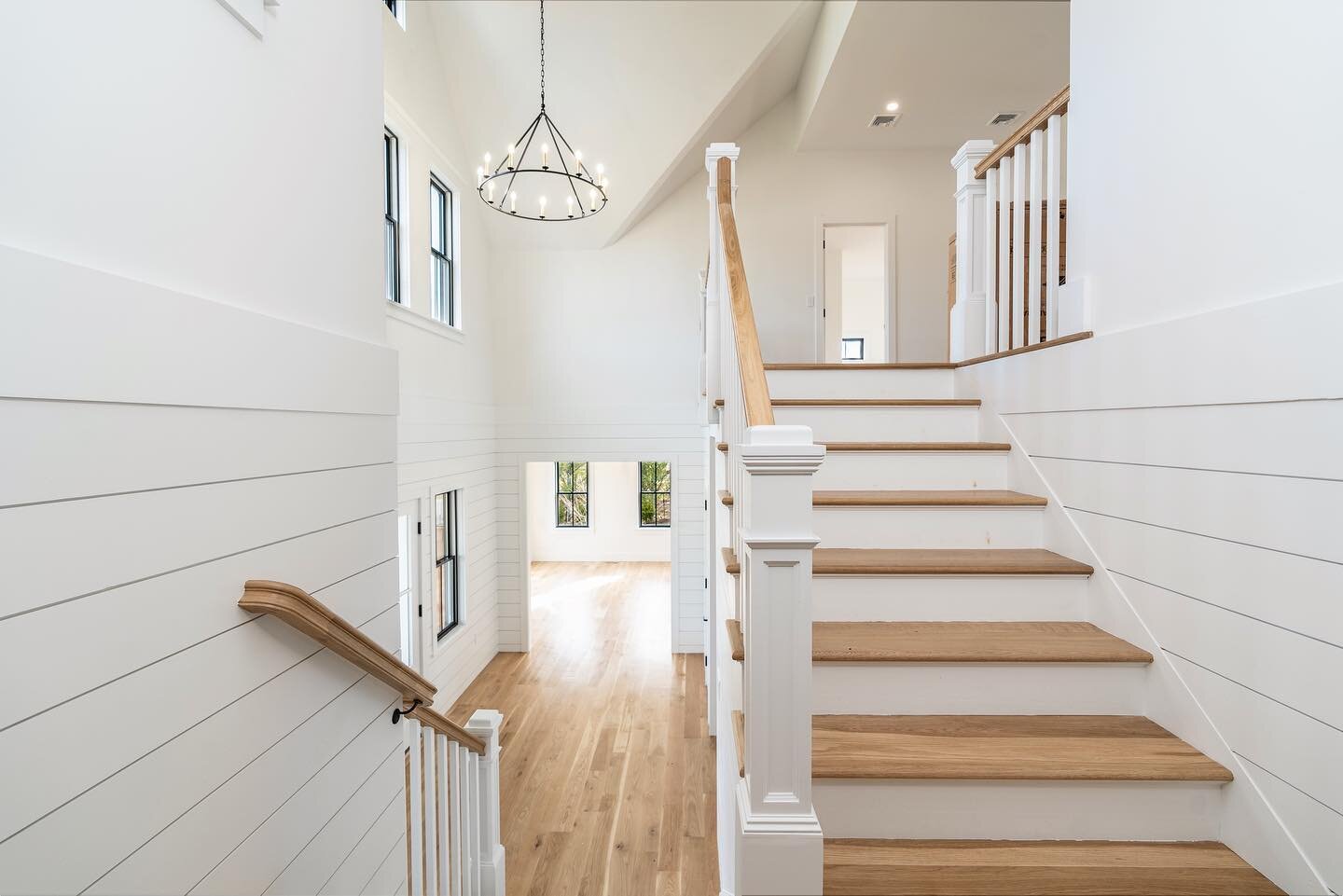 Details that are hard to miss featured at the Royalton Estates in Mattituck, NY
-
-
-
-
-

#architecture #architecturelovers #northfork #mattituck #southold #greenportvillage #greenportny #modernbarnhouse #modernfarmhouse #modernarchitecture #farmhou