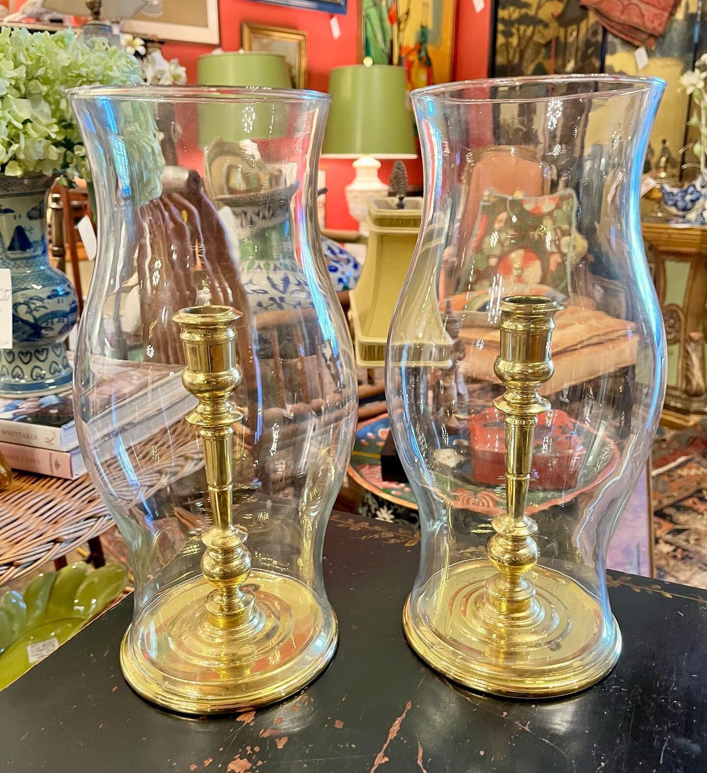 I love how we&rsquo;ve been seeing a return to traditional tabletop pieces for decorating, like these brass Baldwin glass hurricanes. Swipe to see styling inspo ➡️

These hurricanes are classic entertaining pieces that can be styled endless ways and 