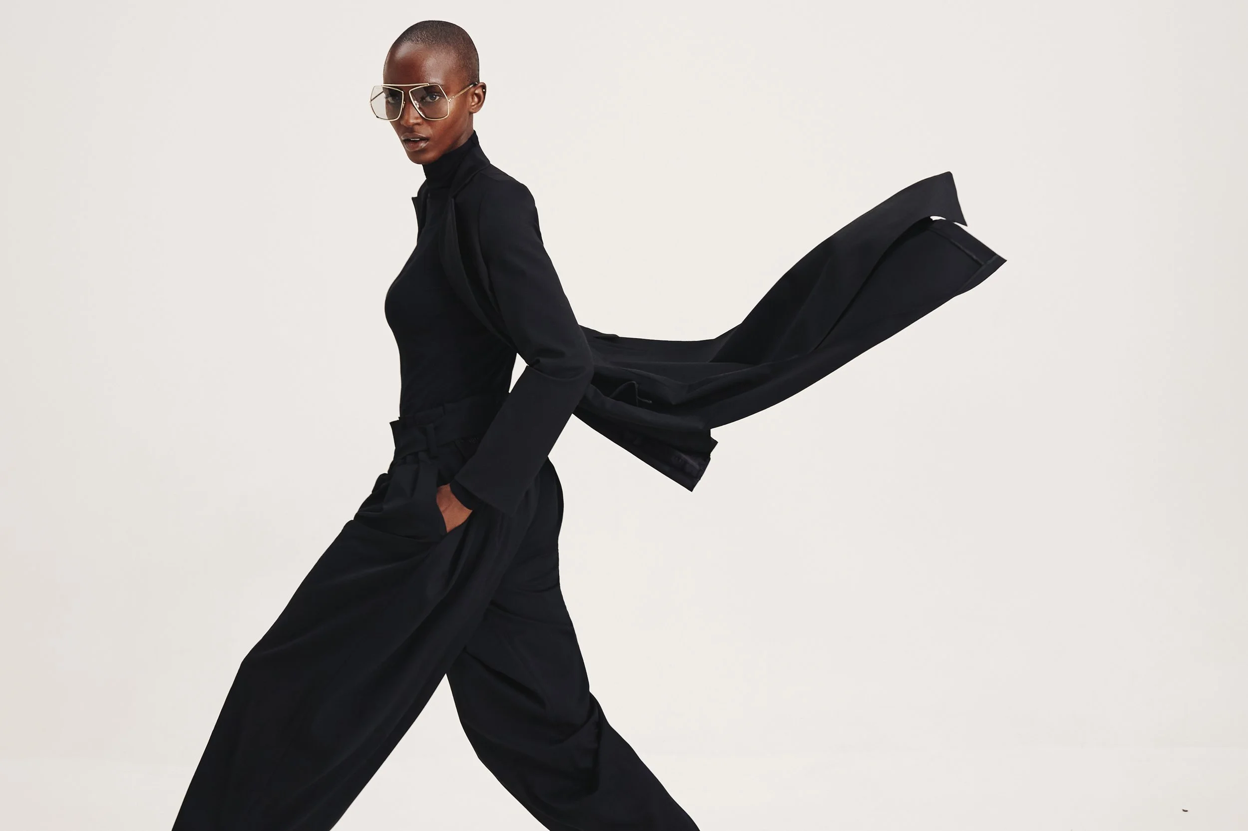 02_DEEP BLACK_0413 2.jpg