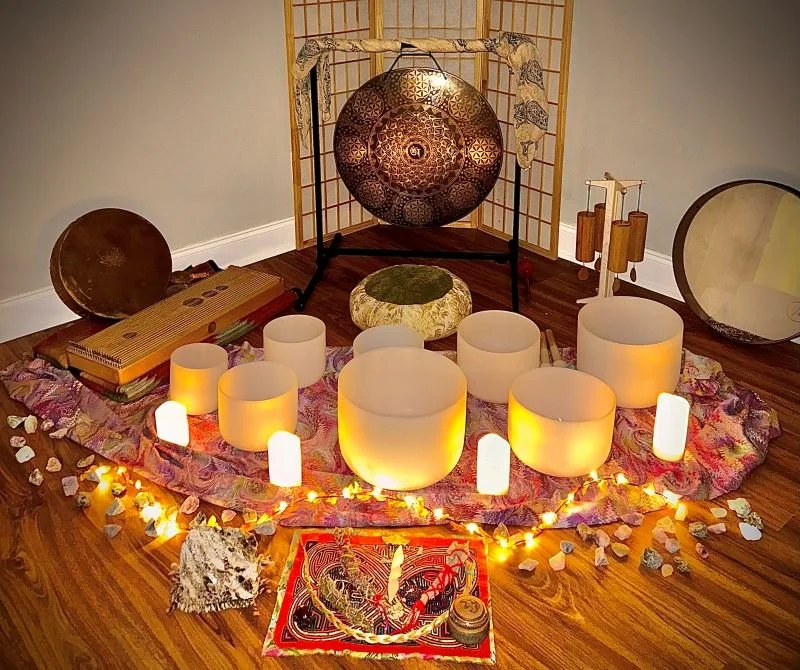 commUNITY Sound Healing @ the DEN