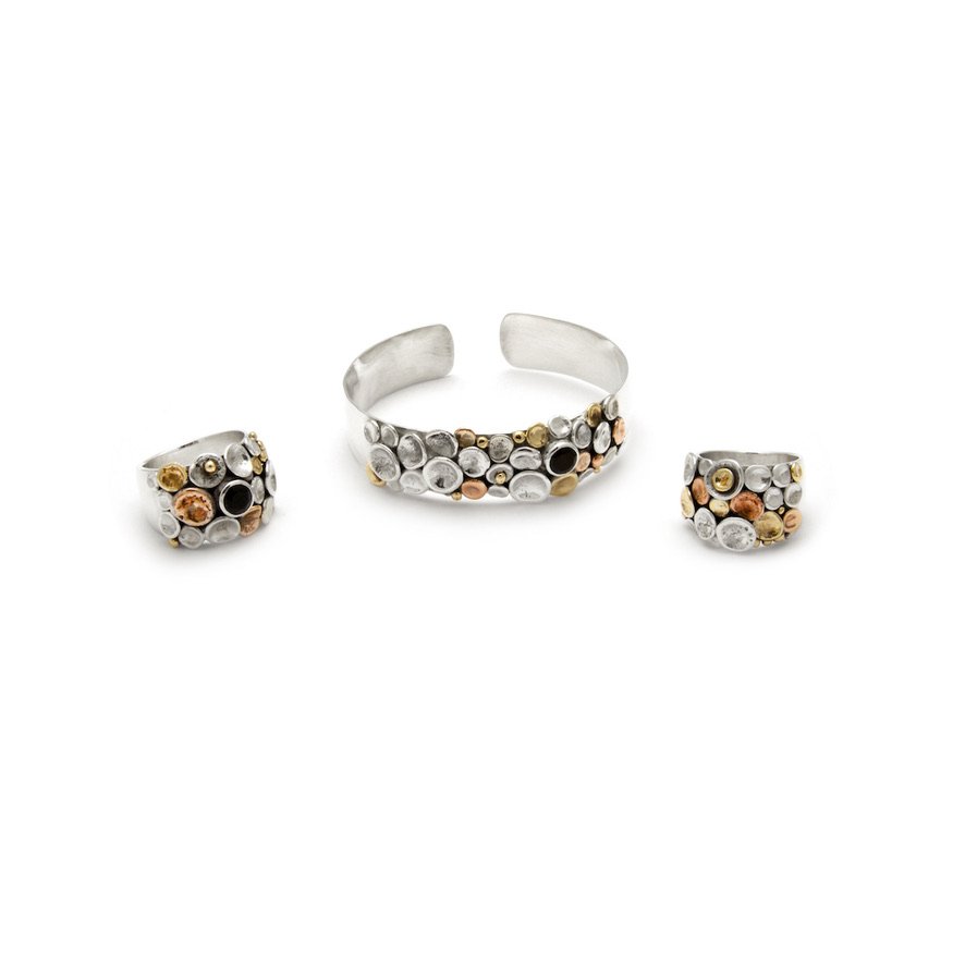 Pebbles on the Beach: Textured Rings & Mixed-Metal Fusion