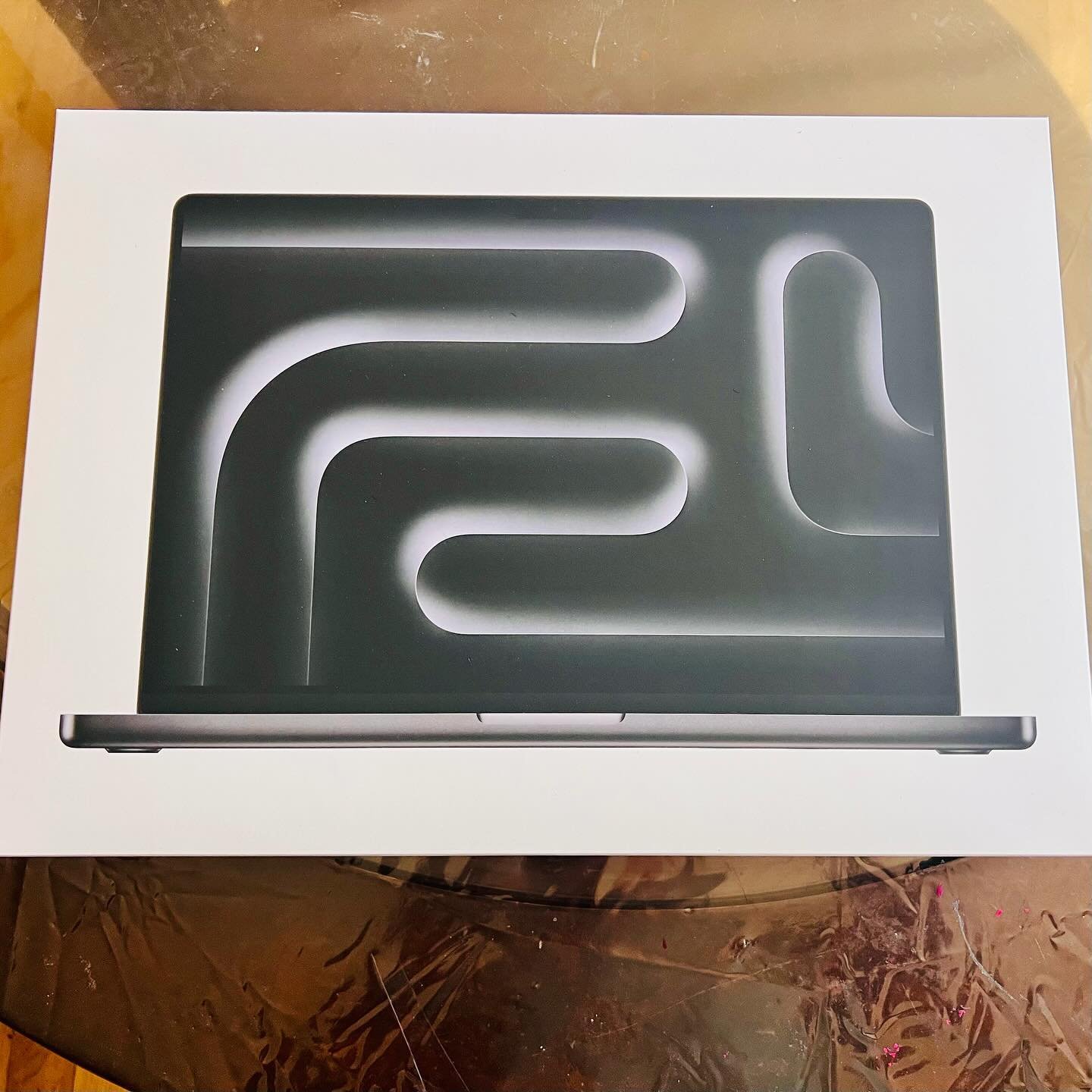 Got myself a graduation present today!
#newmacbookpro #graduationgifttomyself