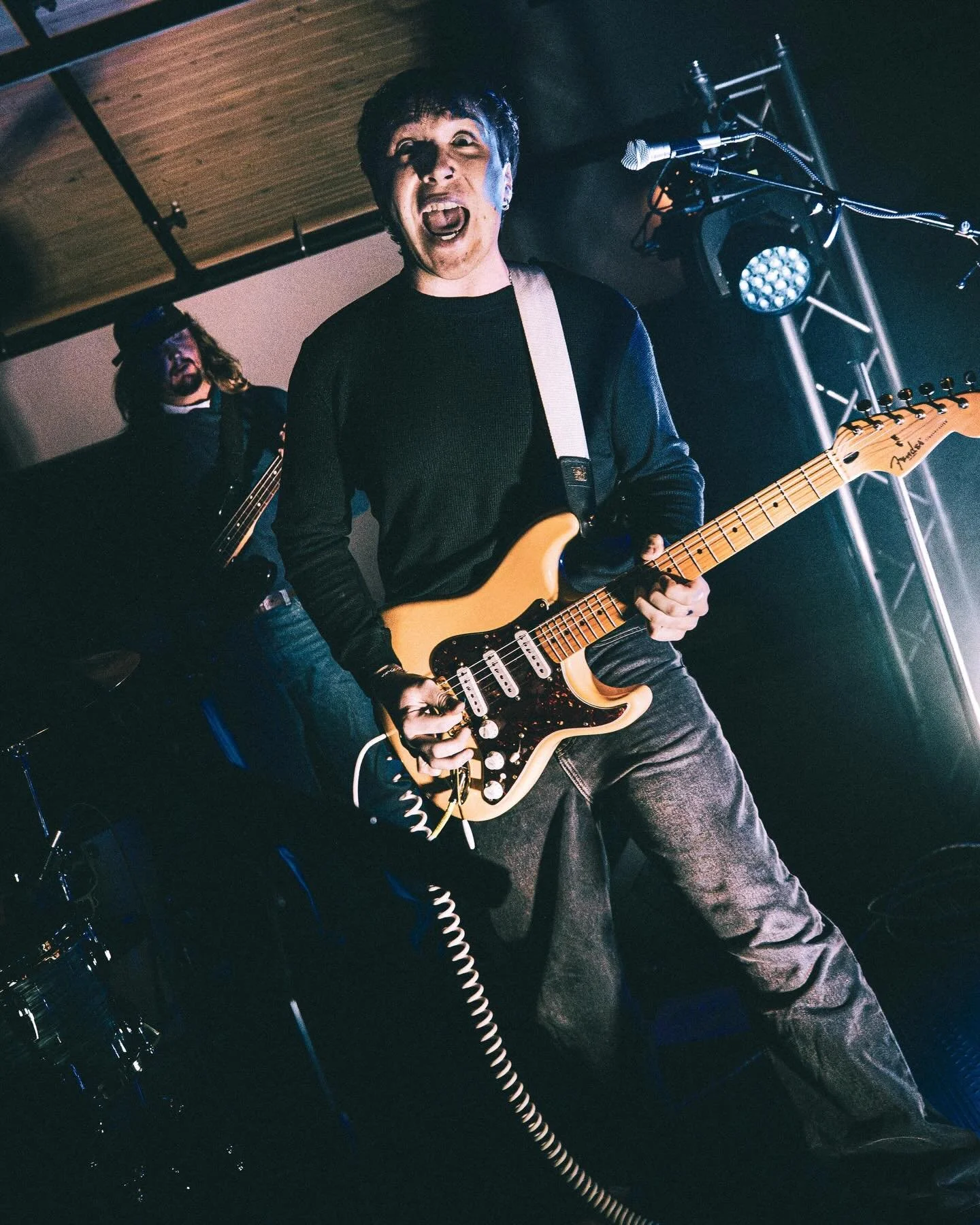 back in baltimore this friday night, who am i gonna see????

opening for @ashestoamber + @naturetvband at @metro_baltimore this friday april 10th!

doors at 7 // show at 8 #rockandroll 

photo by @gabe.hoff.photo