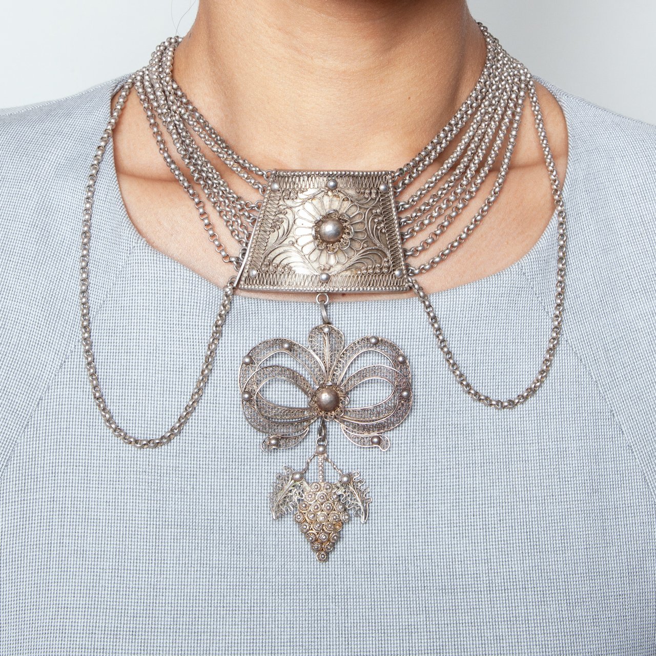 599029-hofer-antikschmuck-xAntike----Traeubleske_4.jpeg