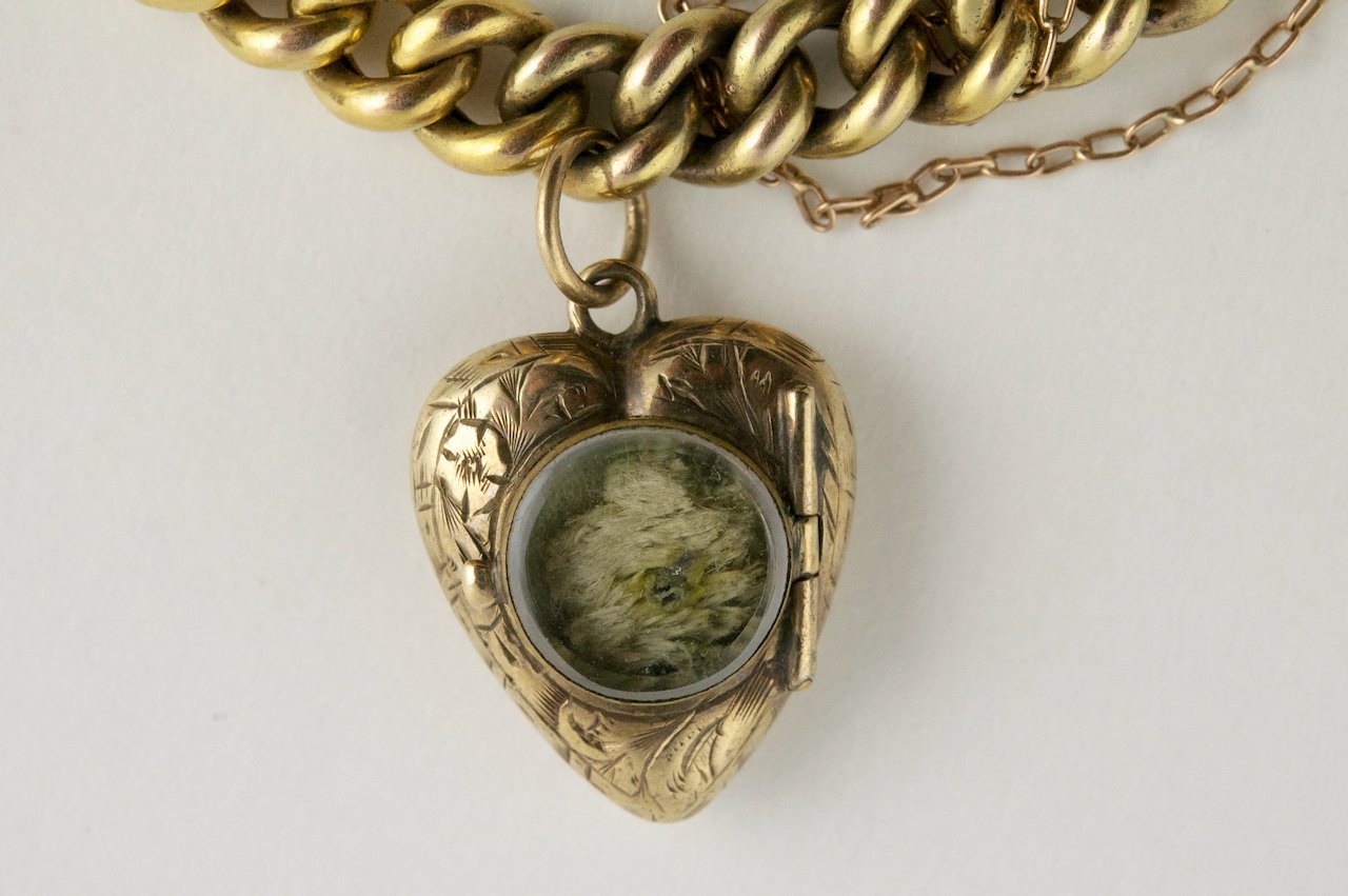 Vict. Charm Bracelet-7.jpeg