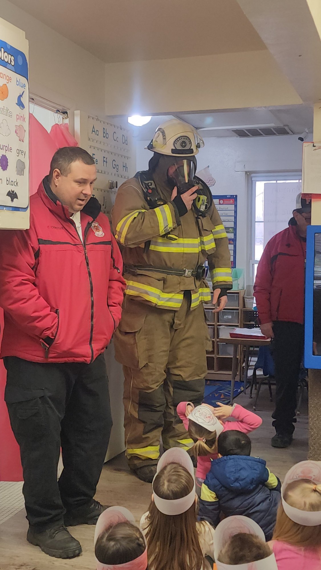  The Mangum Fire Department made a visit to Mangum Head Start on Friday to talk to the children about fire safety and show their truck. 