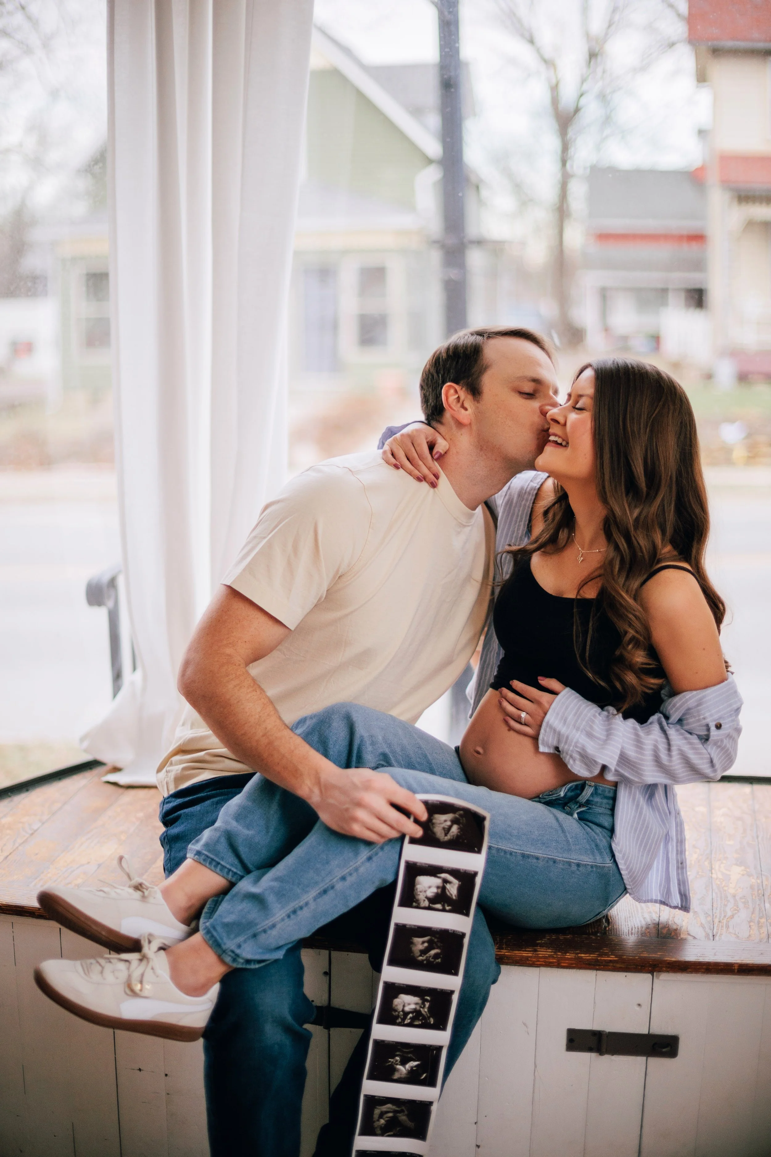 Columbus Ohio Newborn Photographer || A &amp; T’s In-Studio Maternity Pictures